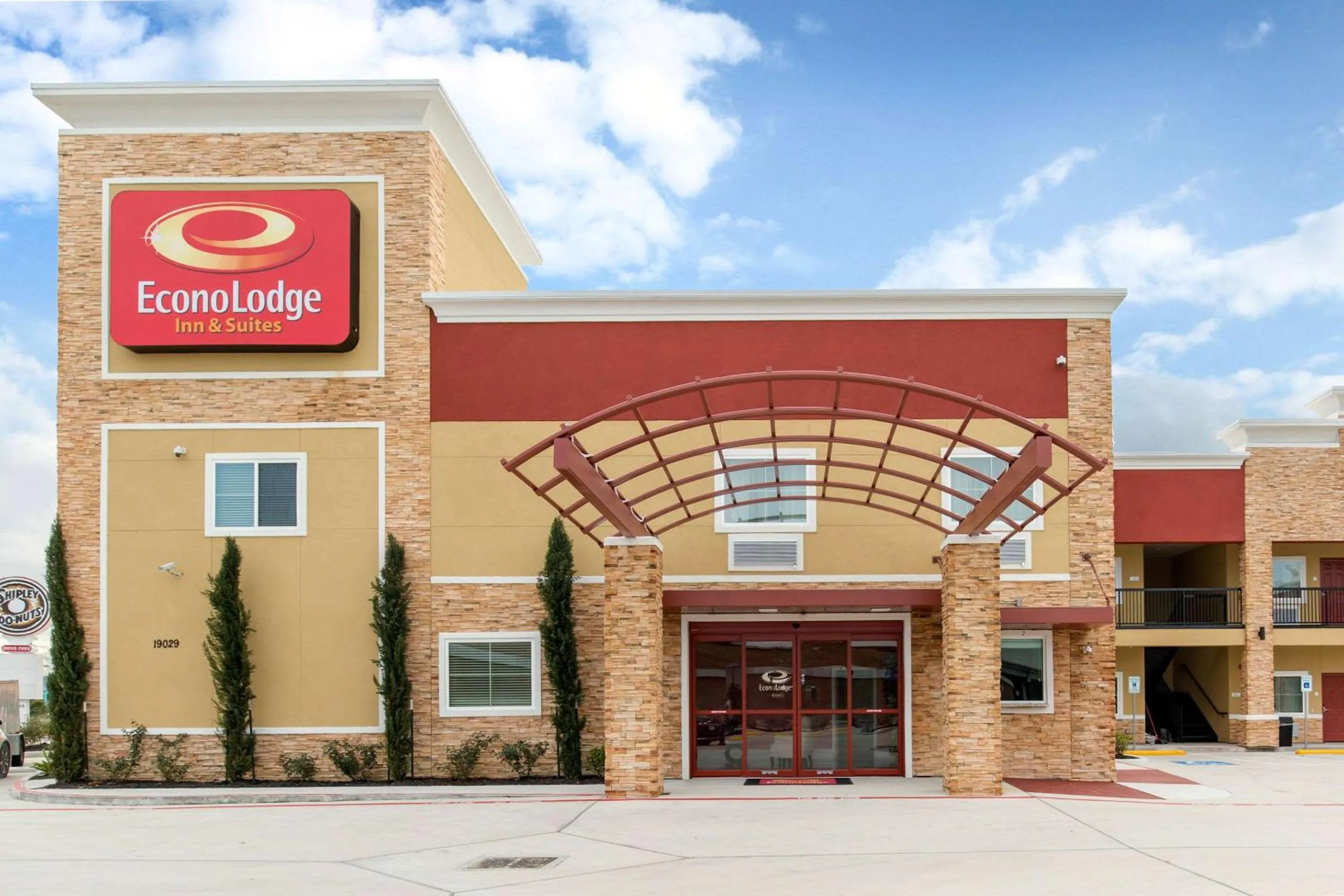 Property building in Econo Lodge Inn & Suites Houston Willowbrook
