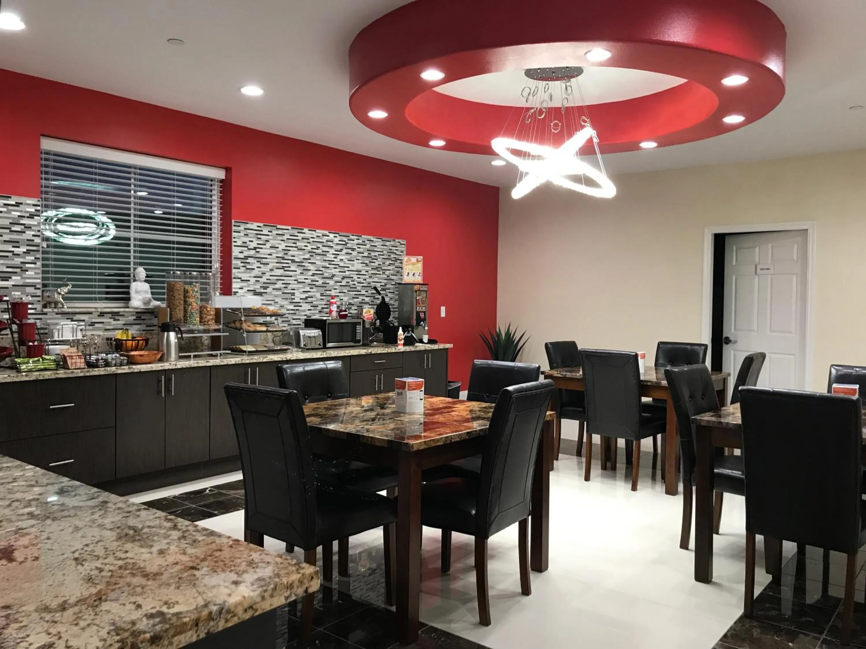 Breakfast in Econo Lodge Inn & Suites Houston Willowbrook