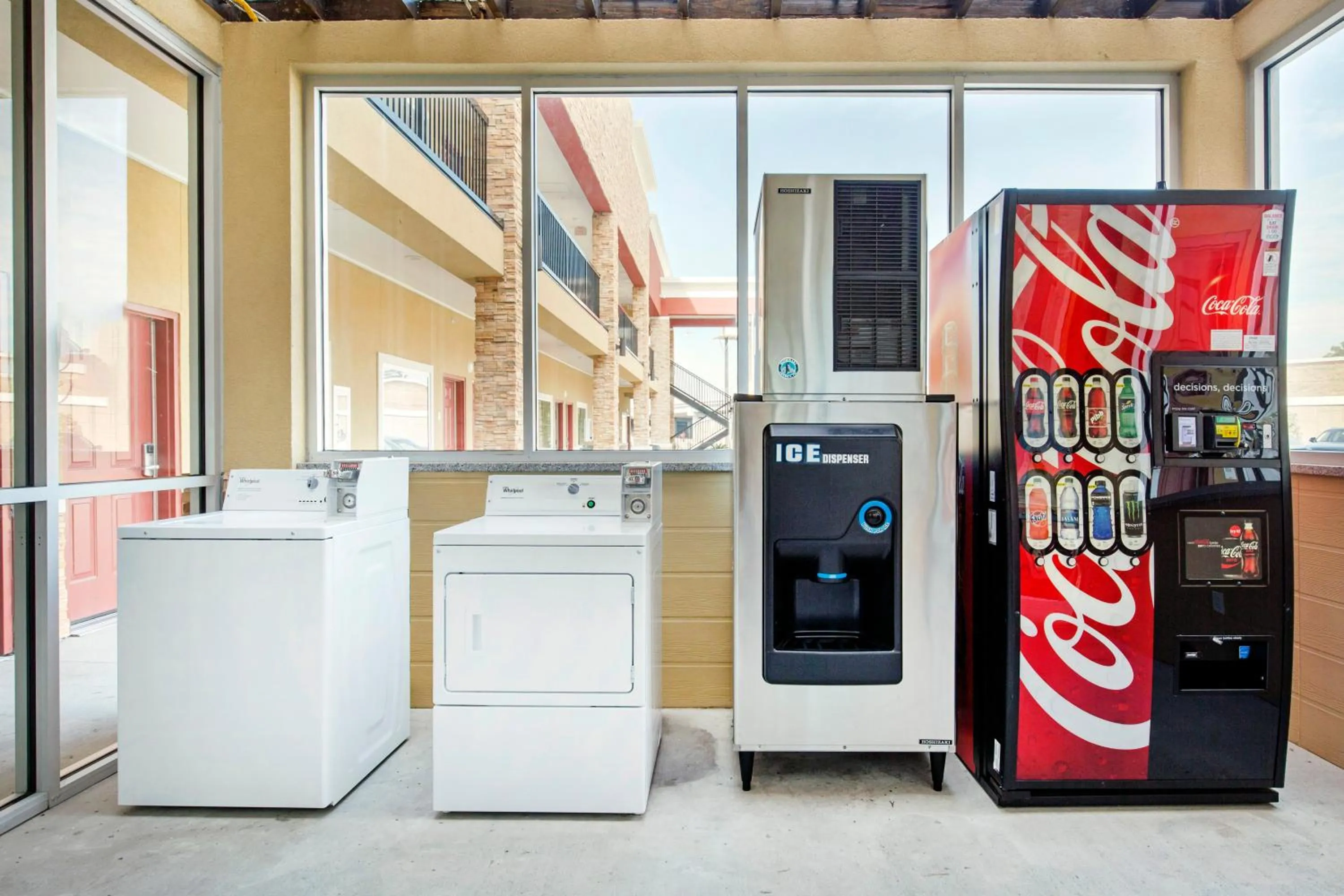 Area and facilities in Econo Lodge Inn & Suites Houston Willowbrook