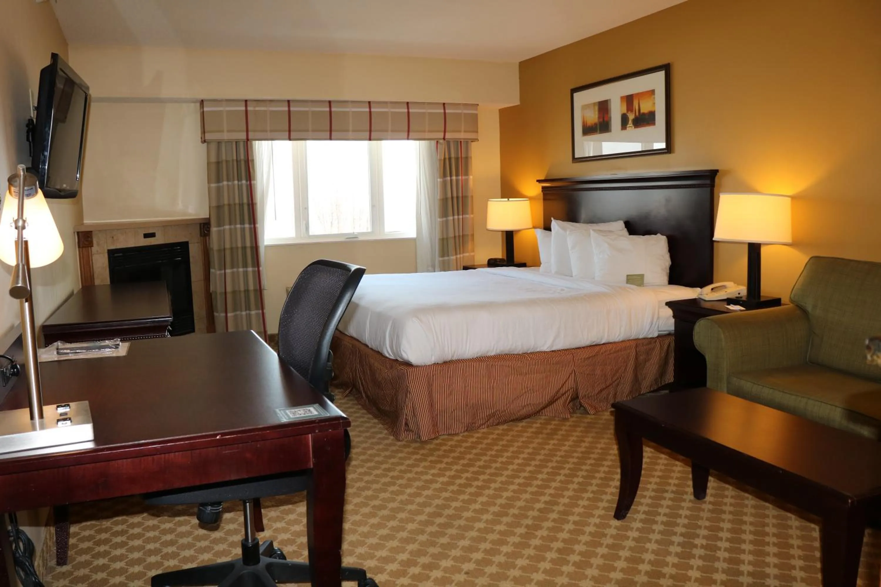 Bed in Country Inn & Suites by Radisson, Lincoln North Hotel and Conference Center, NE