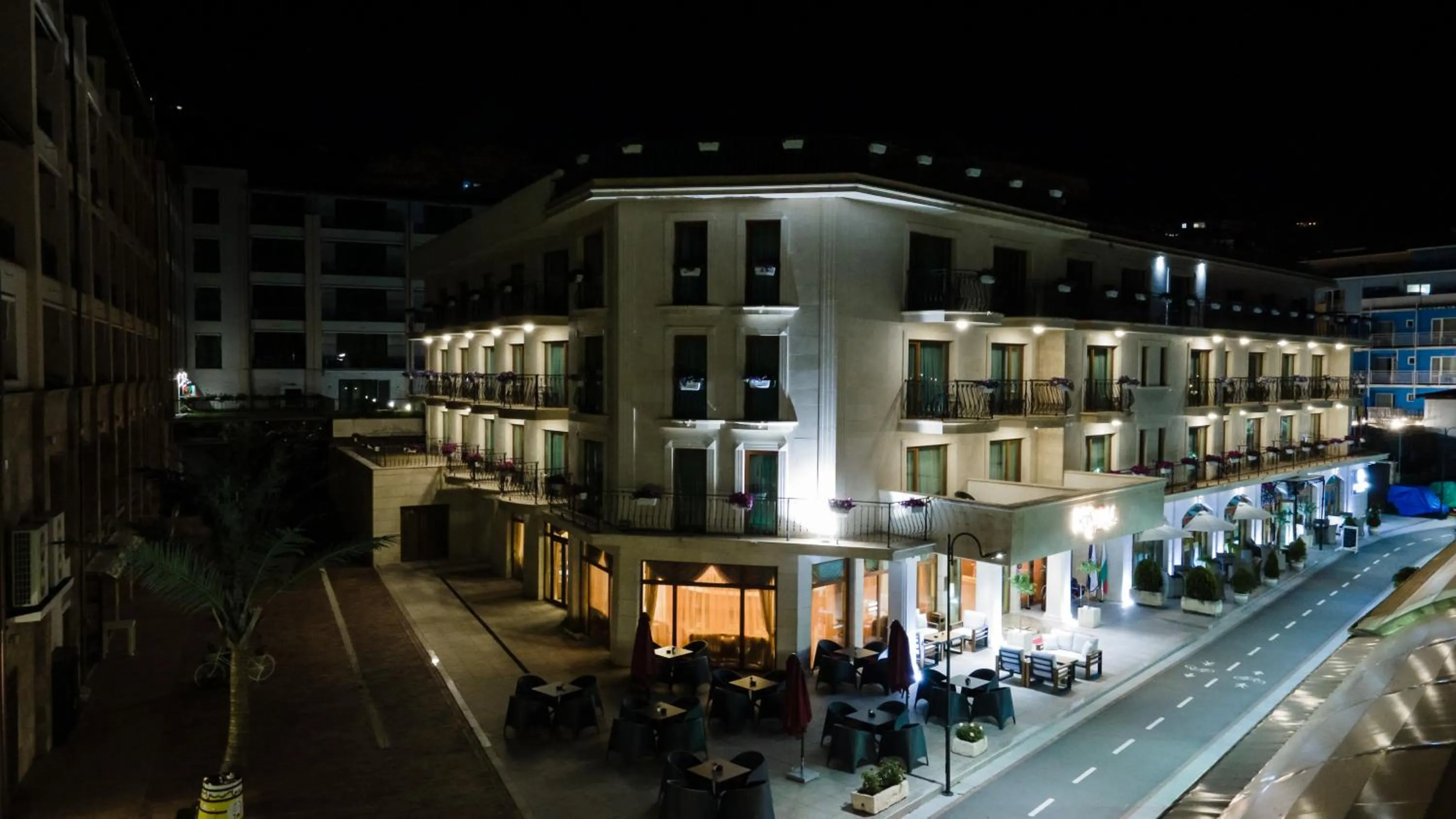 Property building in Hotel Mistral