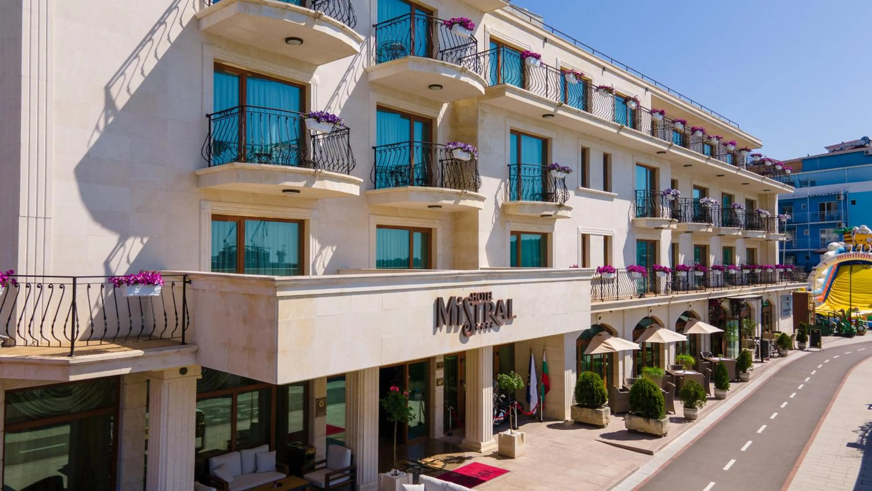 Property building in Hotel Mistral