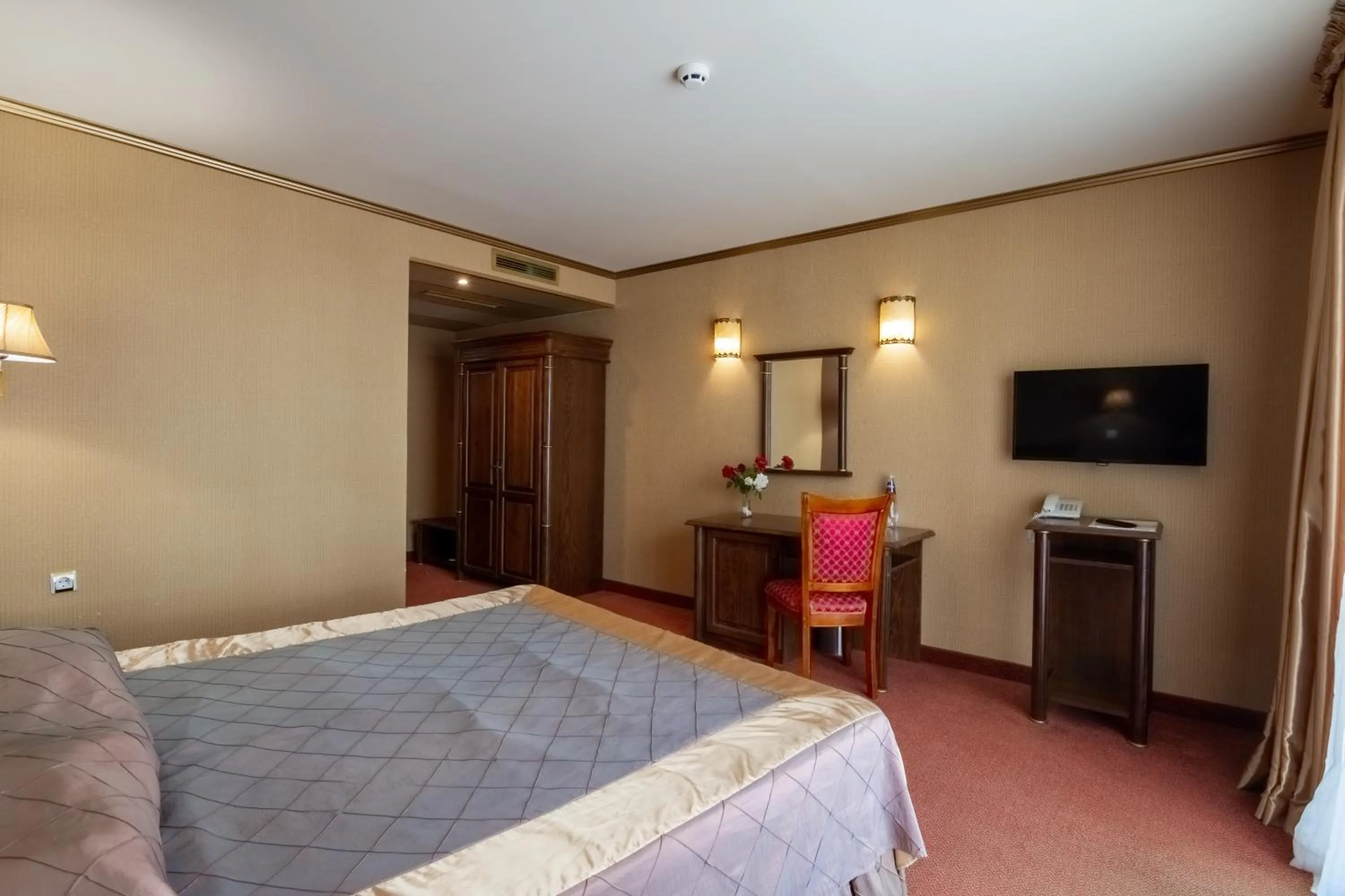 Photo of the whole room, Bed in Hotel Mistral