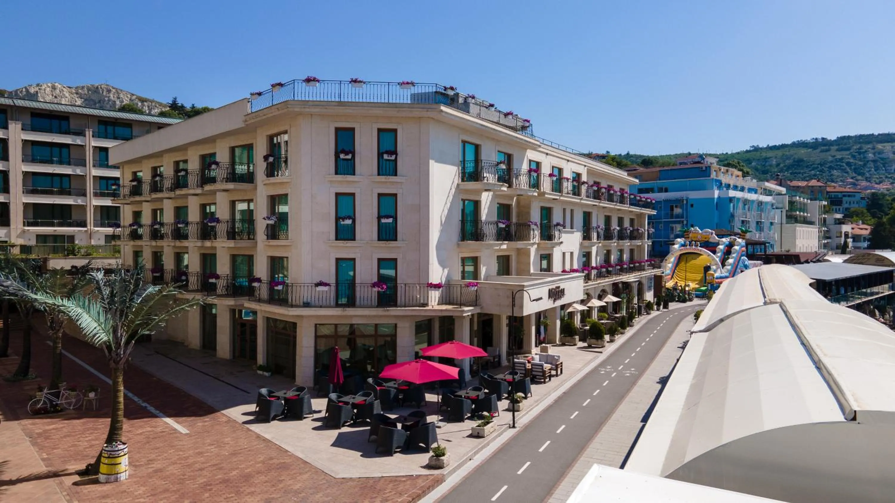 Property building in Hotel Mistral