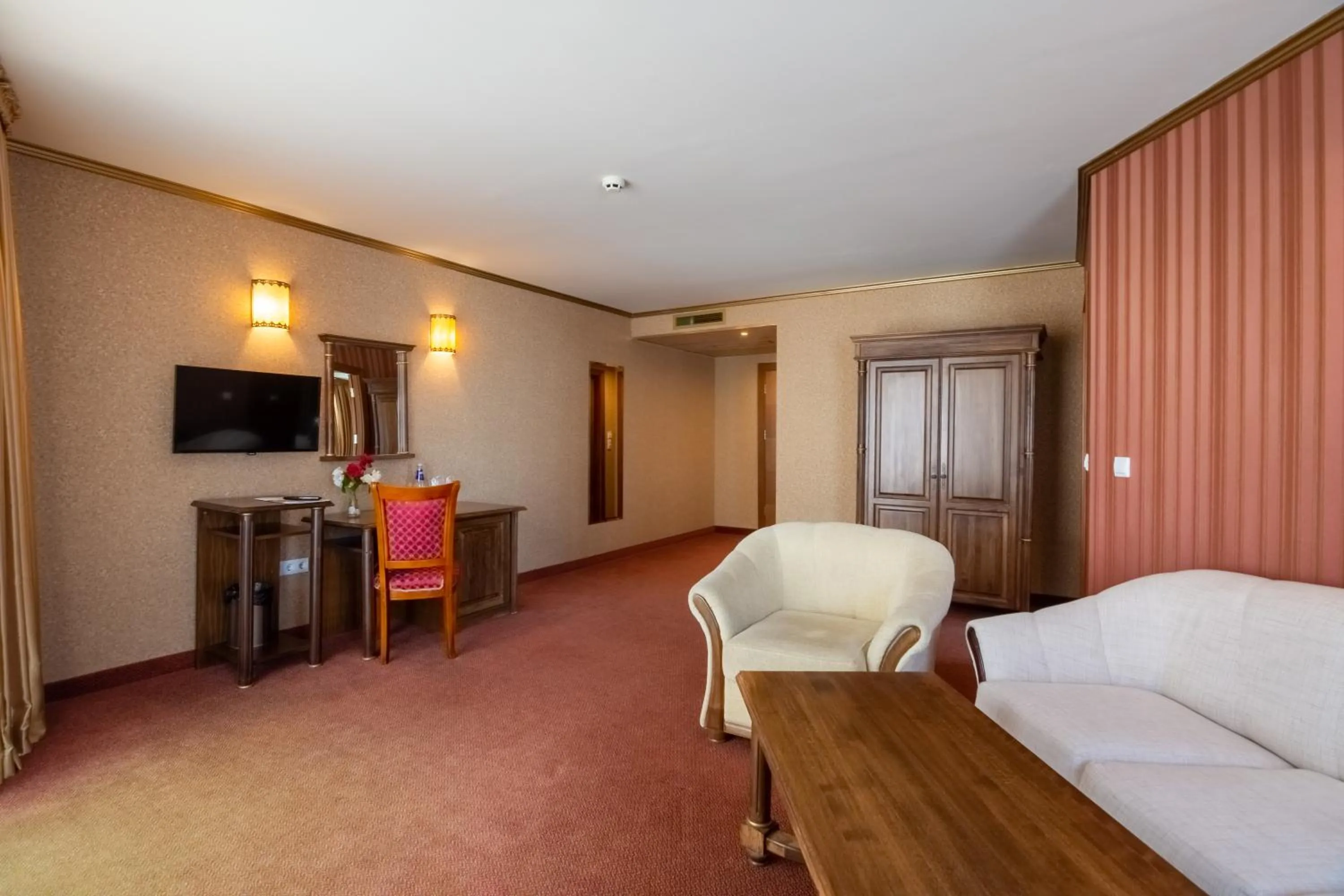 Living room, Bed in Hotel Mistral