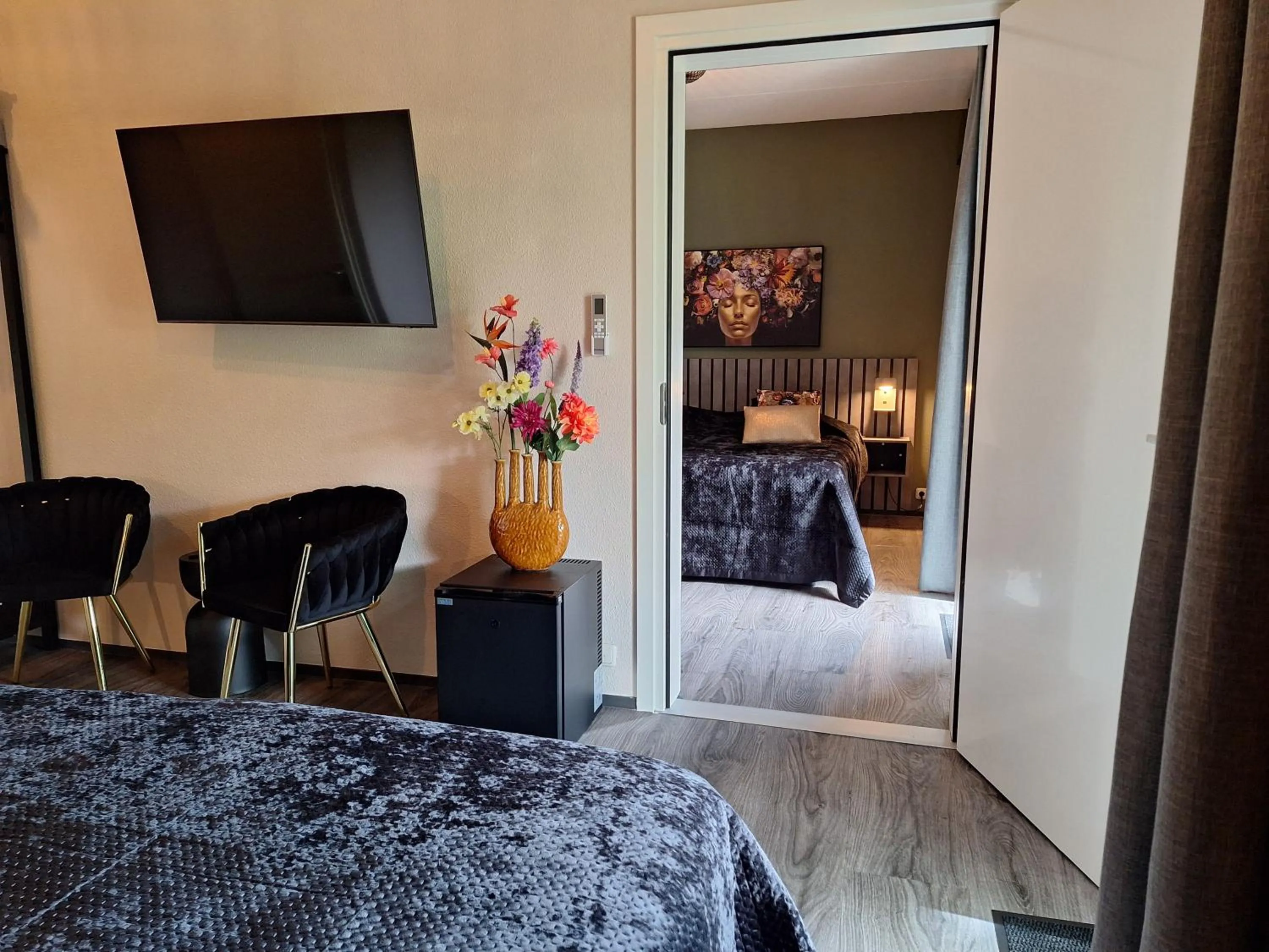 Photo of the whole room in Drouwenerzand Hotel