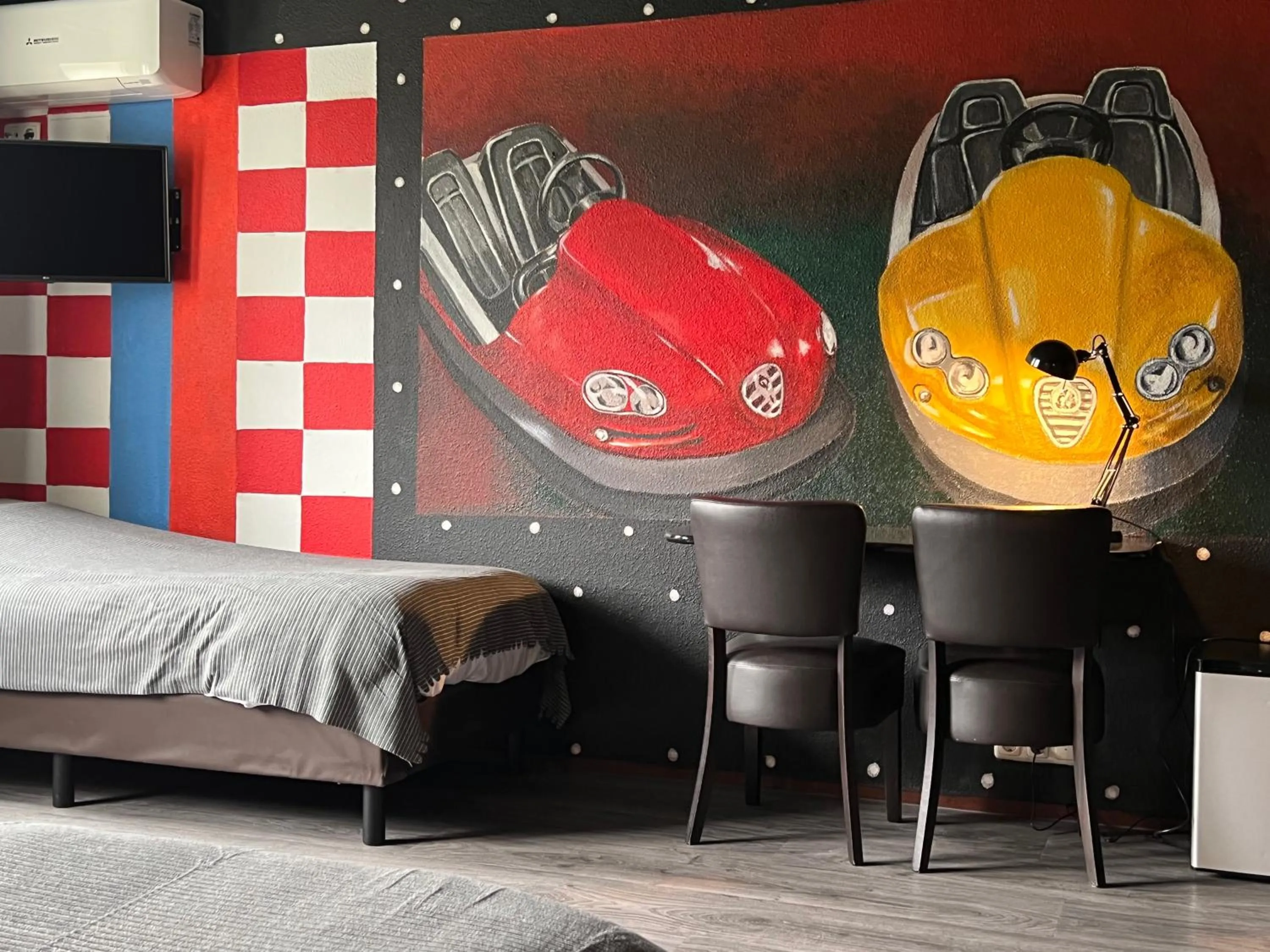 Decorative detail, Bed in Drouwenerzand Hotel