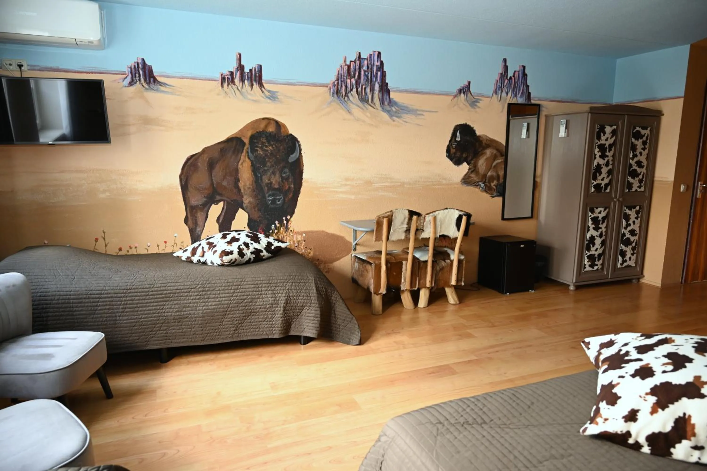 Property building in Drouwenerzand Hotel