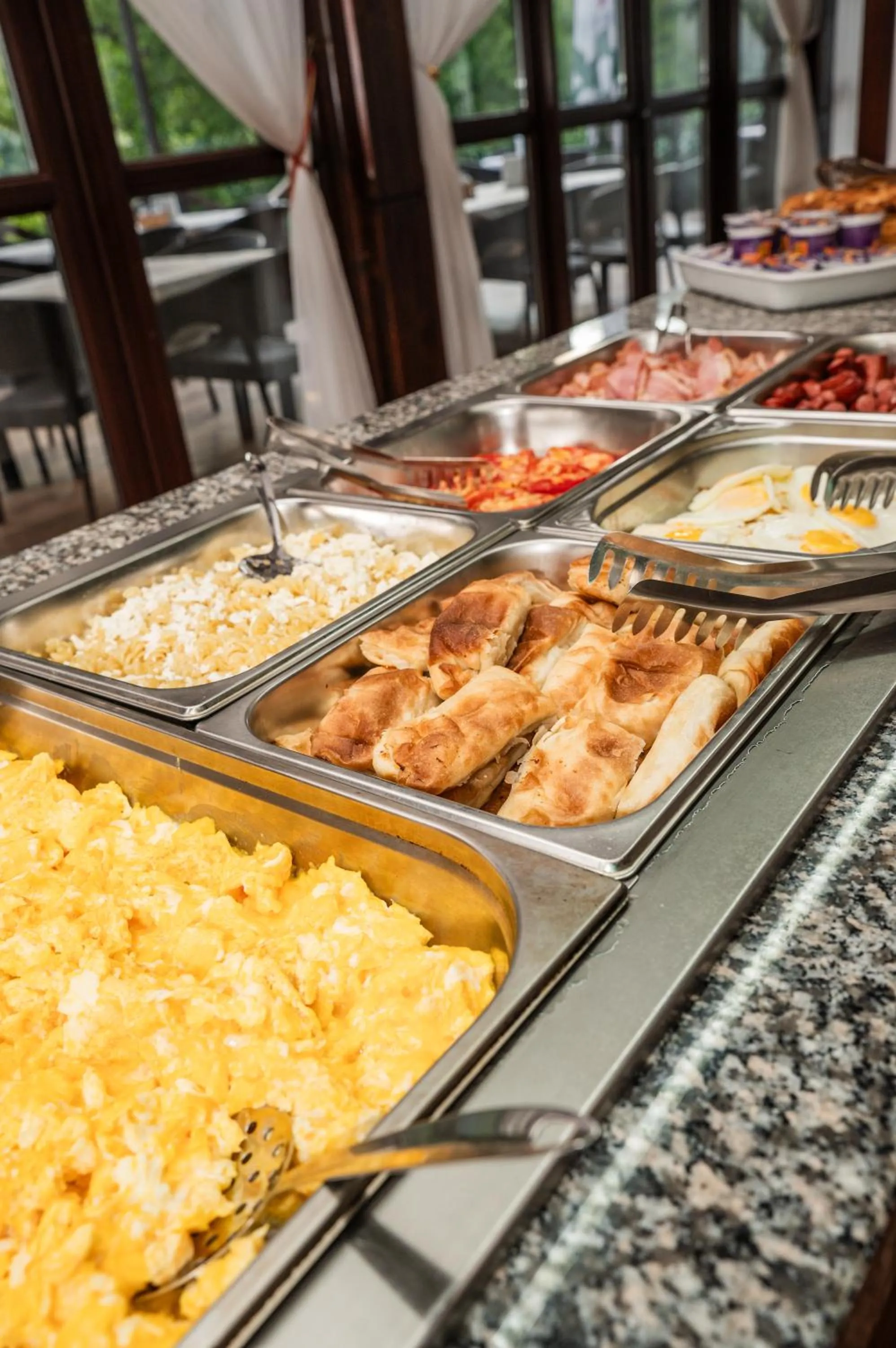 Restaurant/places to eat in SPA Hotel Ismena