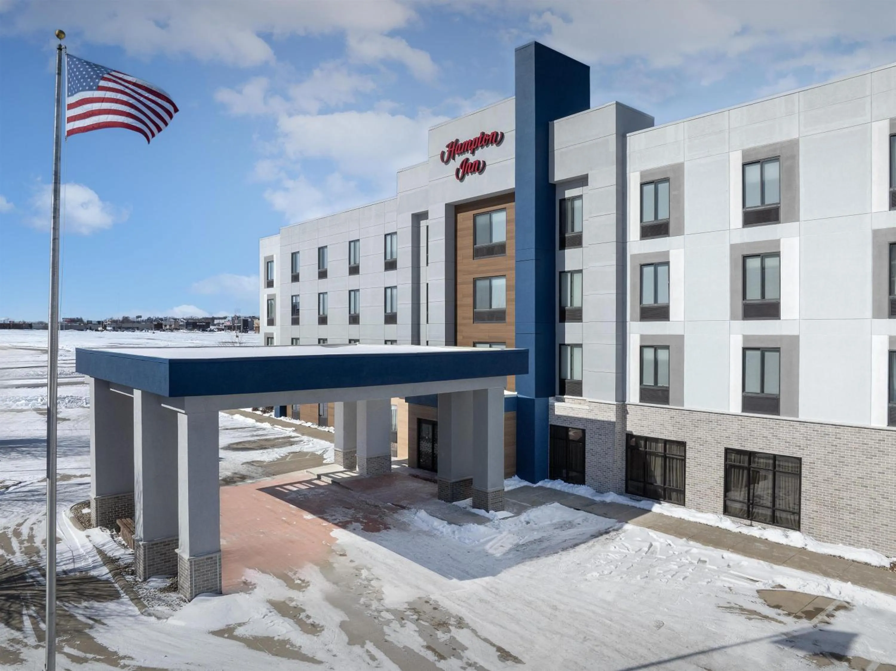 Property building in Hampton Inn Waterloo