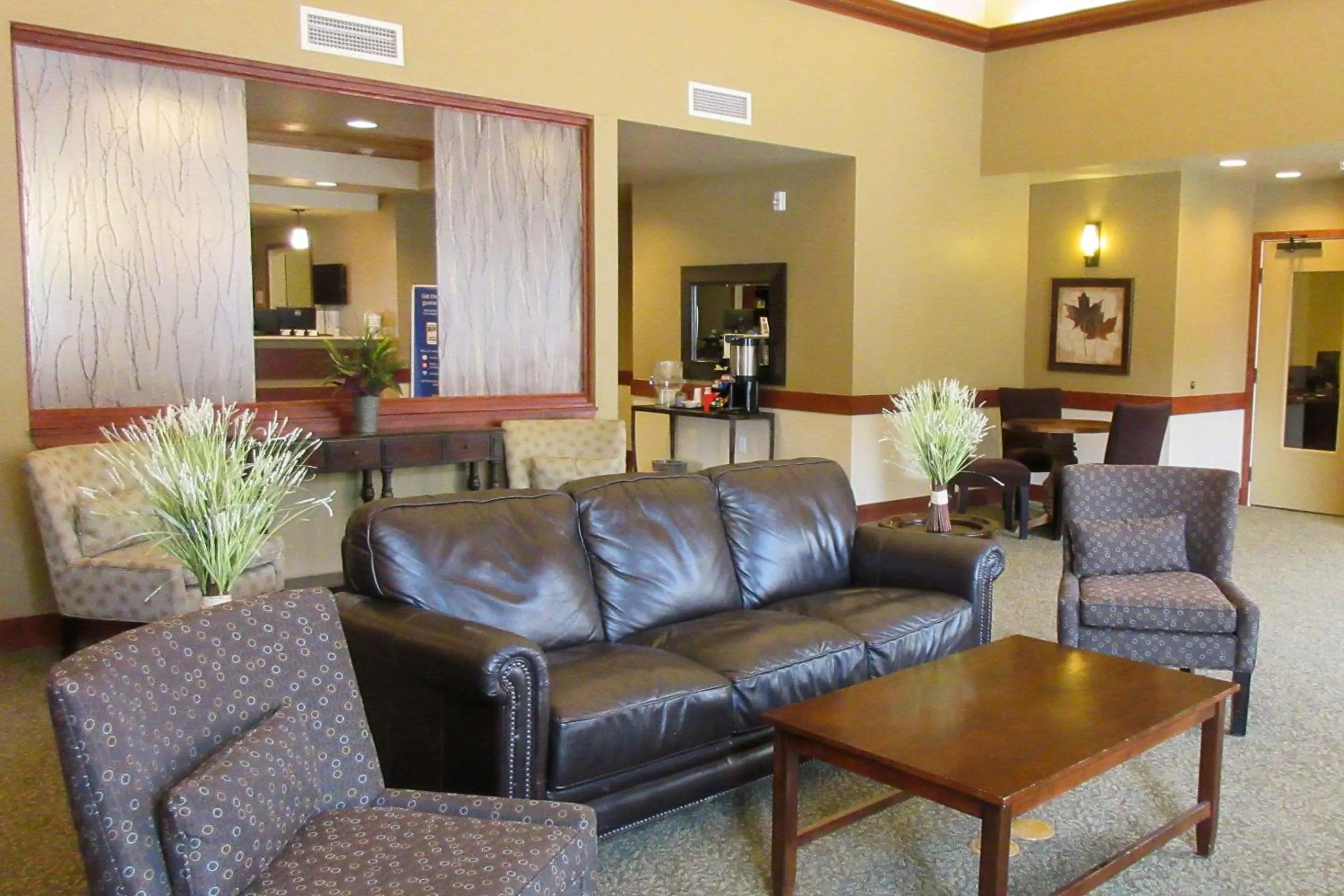 Lobby or reception in Clarion Hotel & Suites Williston