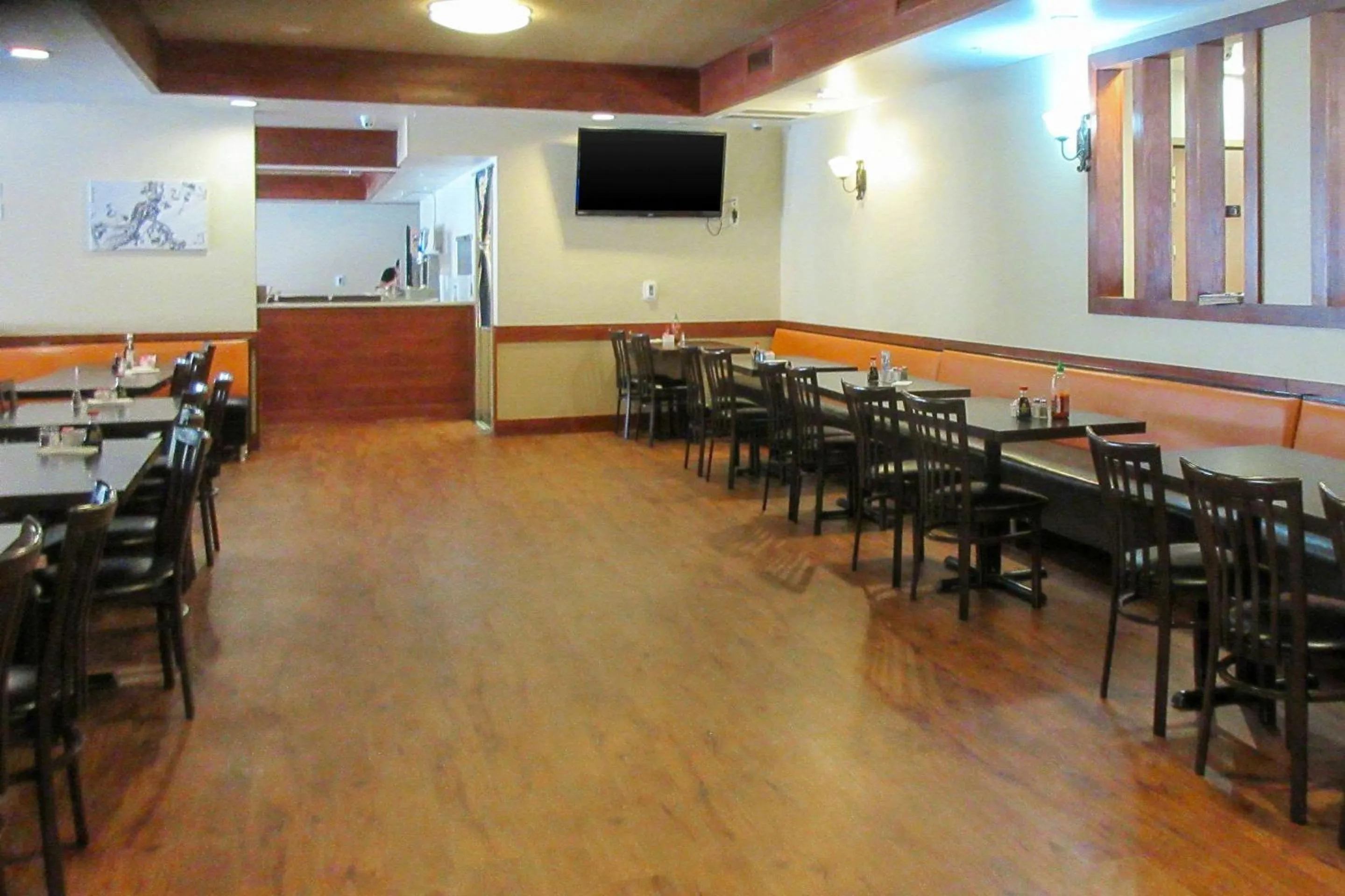 Restaurant/places to eat in Clarion Hotel & Suites Williston
