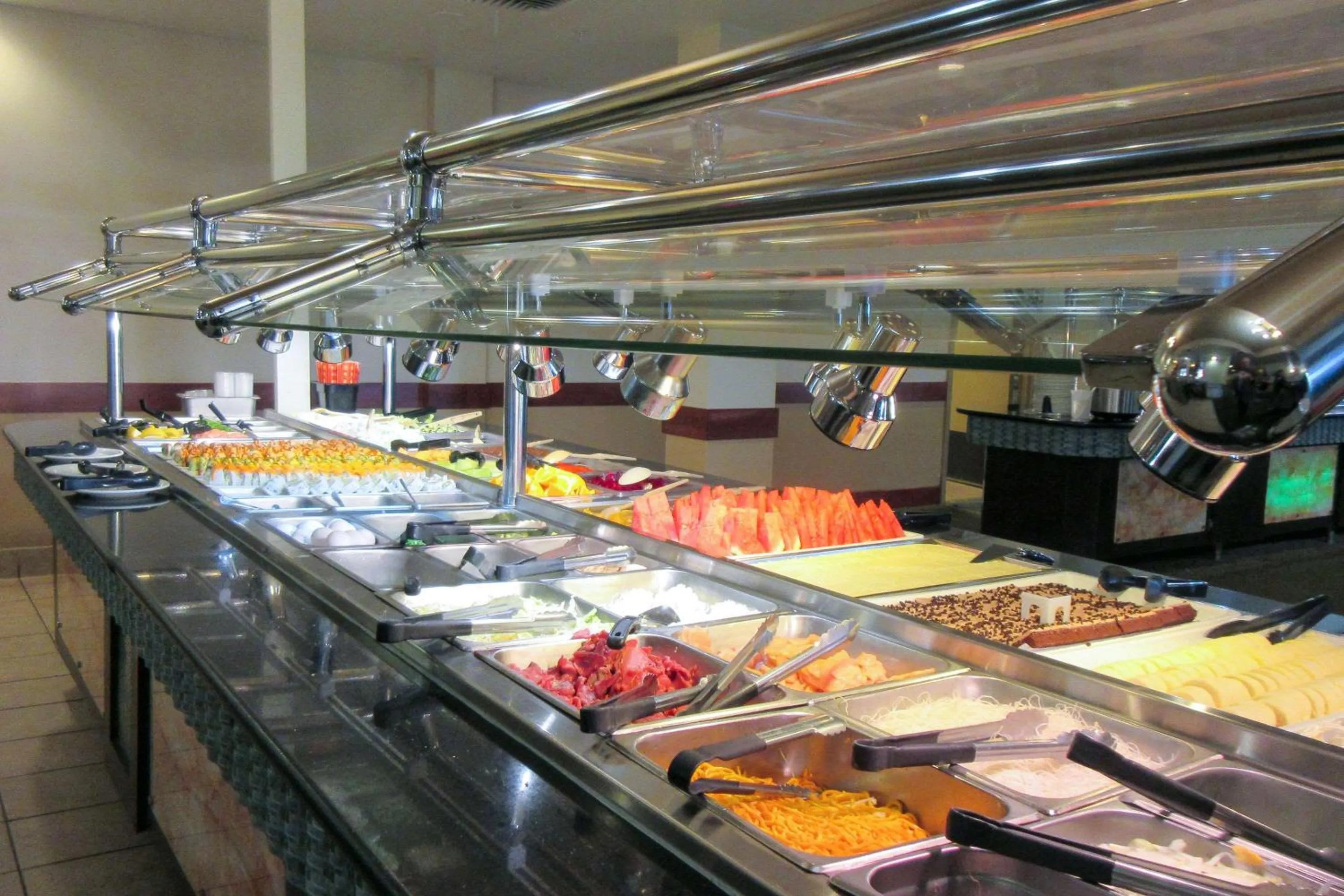 Restaurant/places to eat in Clarion Hotel & Suites Williston