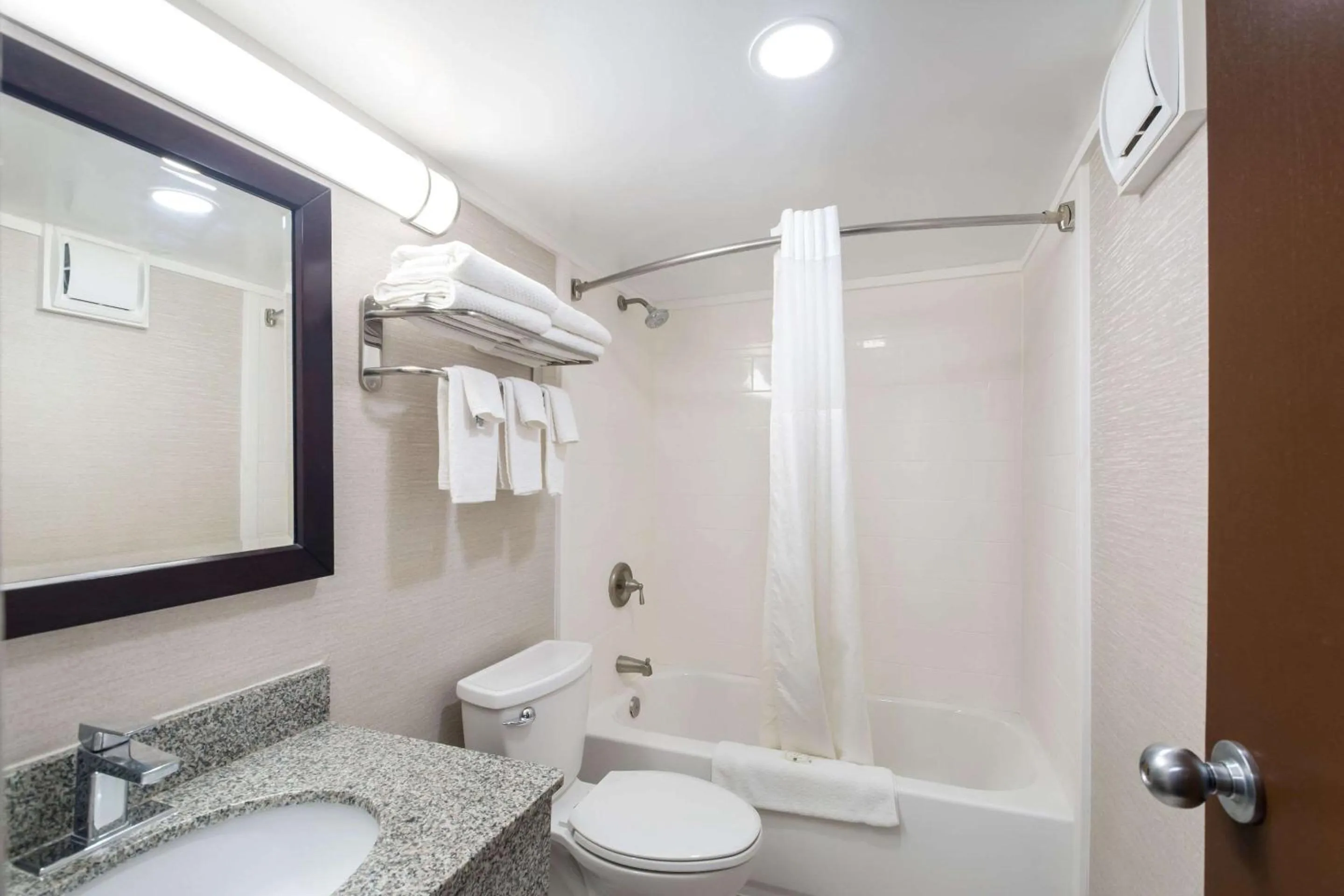 Photo of the whole room in Quality Inn