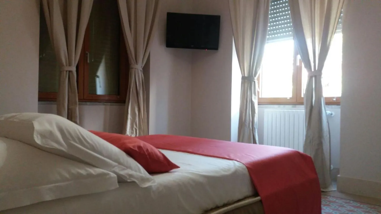 Photo of the whole room, Bed in Casa Isabela luxury rooms