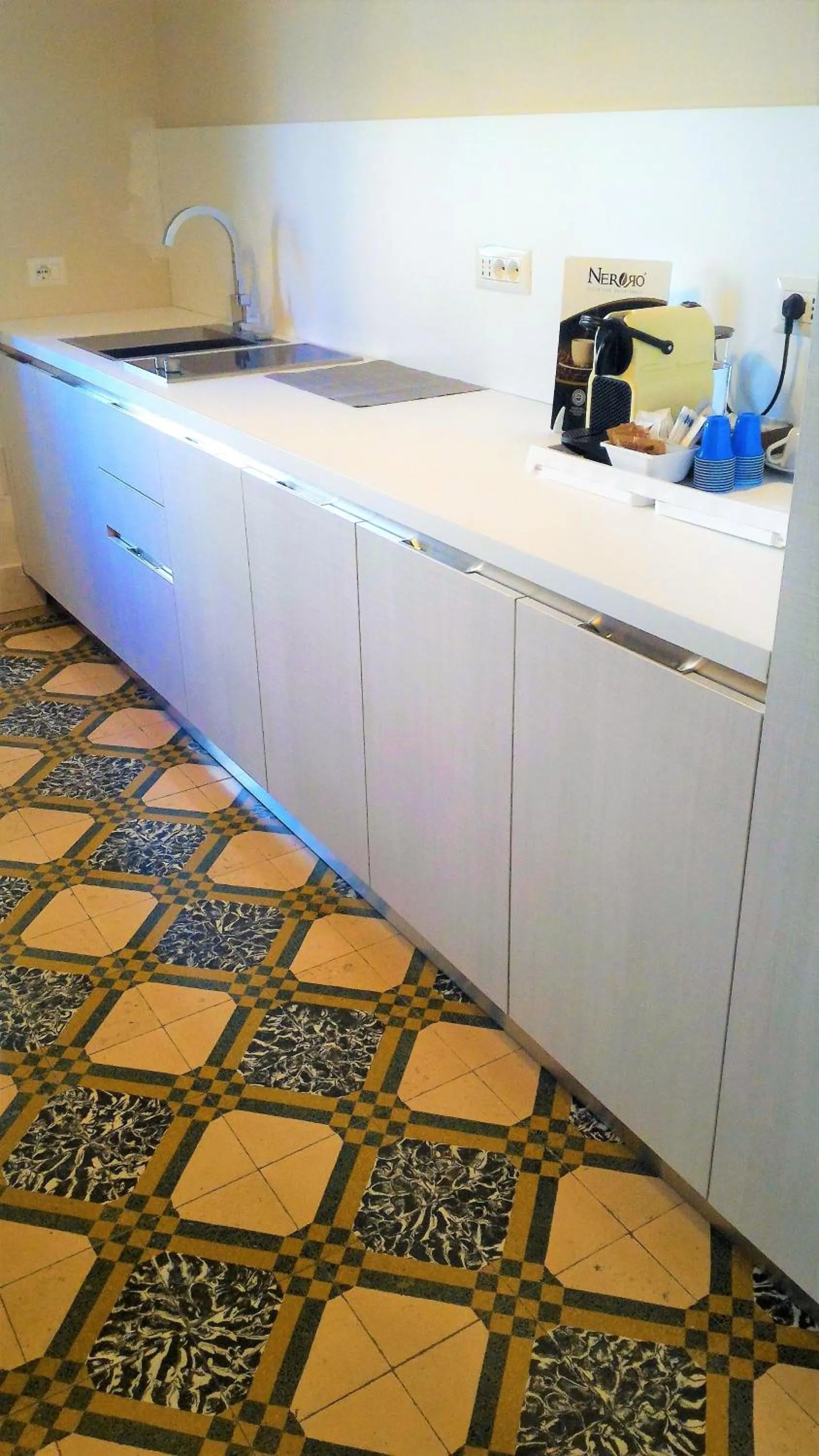 Communal kitchen in Casa Isabela luxury rooms