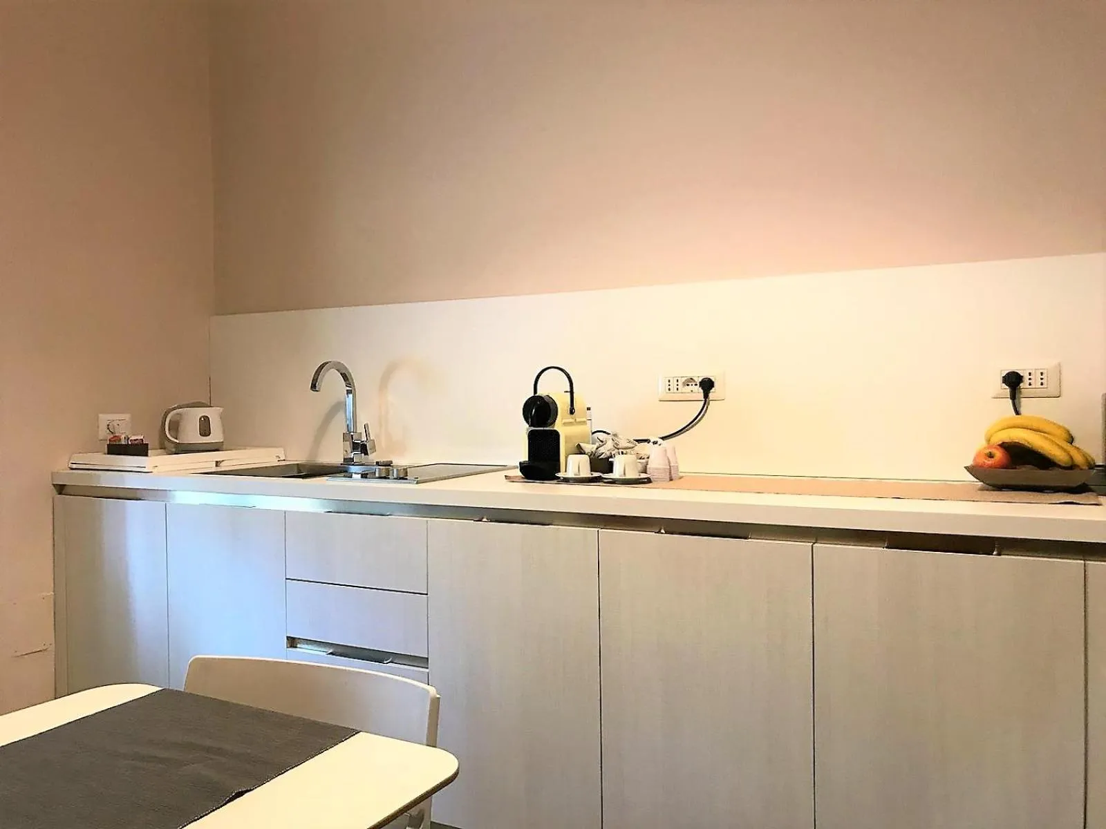 Kitchen or kitchenette in Casa Isabela luxury rooms