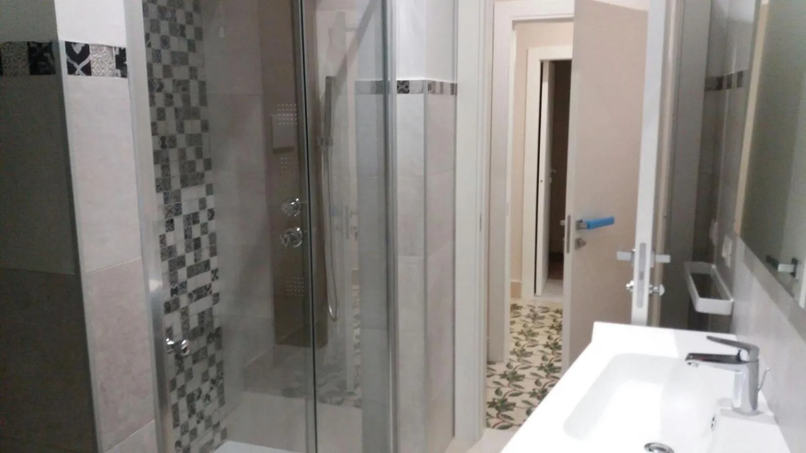 Bathroom in Casa Isabela luxury rooms