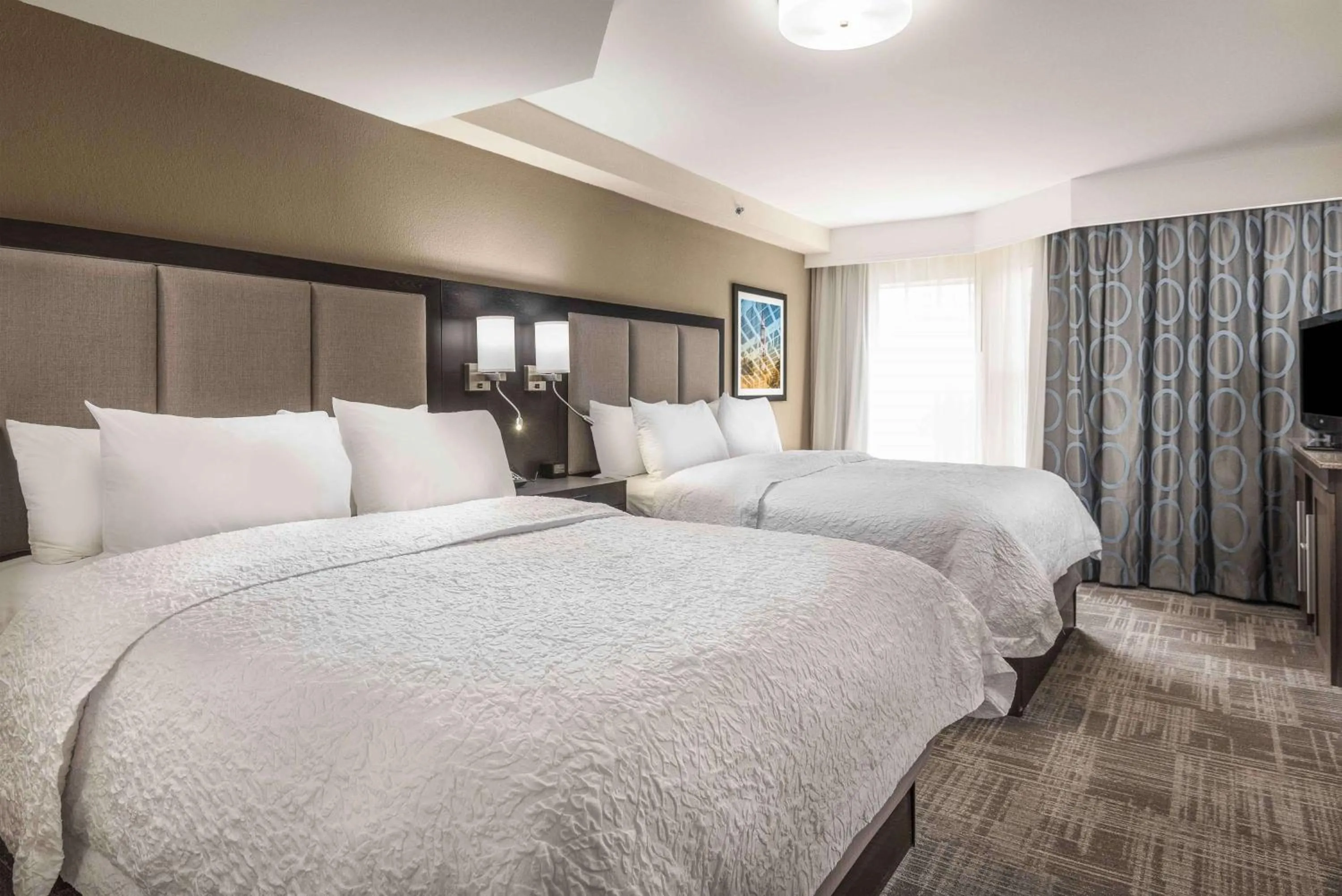 Bed in Hampton Inn & Suites Chapel Hill/Durham