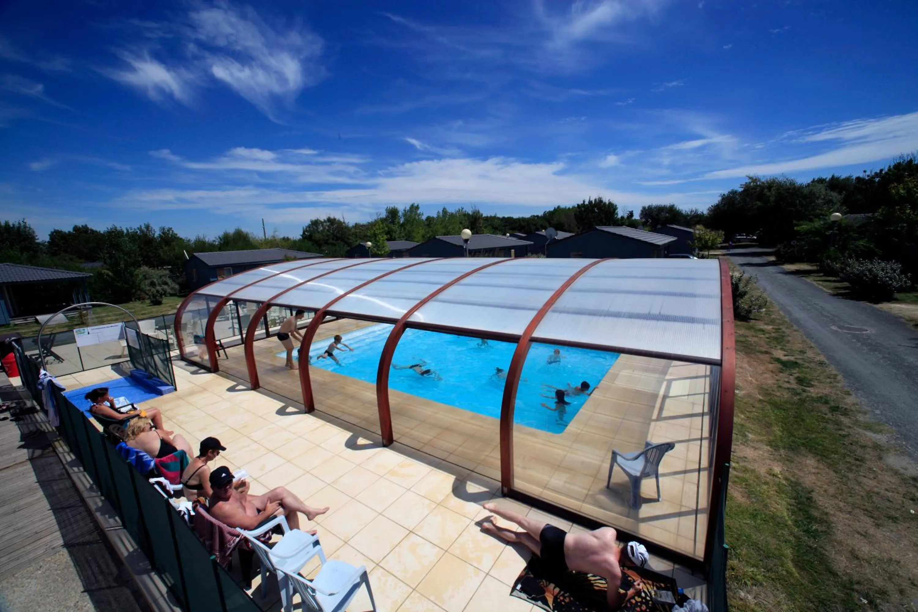 Swimming pool in Terres de France - Les Hameaux des Marines