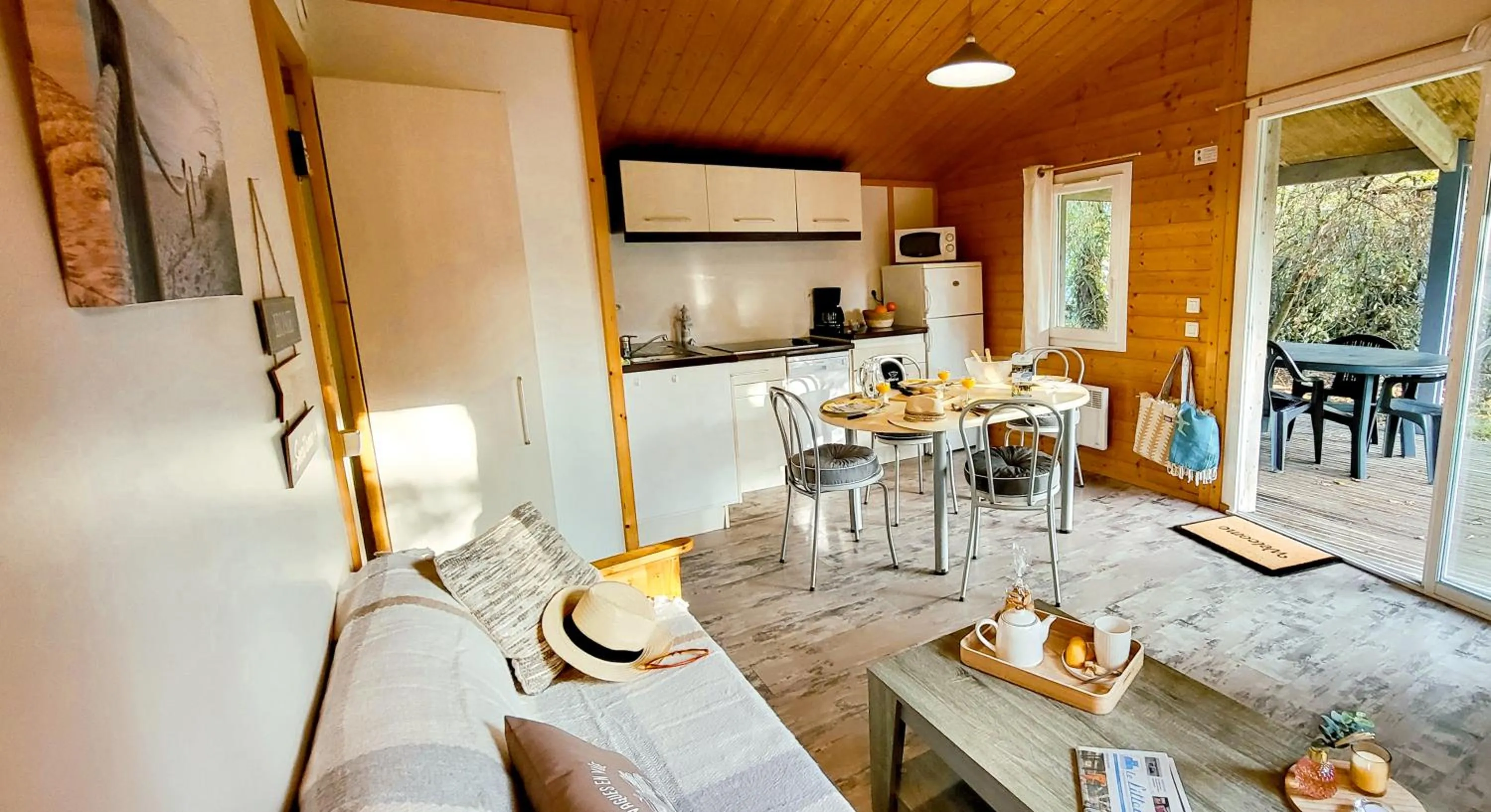 Kitchen or kitchenette in Terres de France - Les Hameaux des Marines