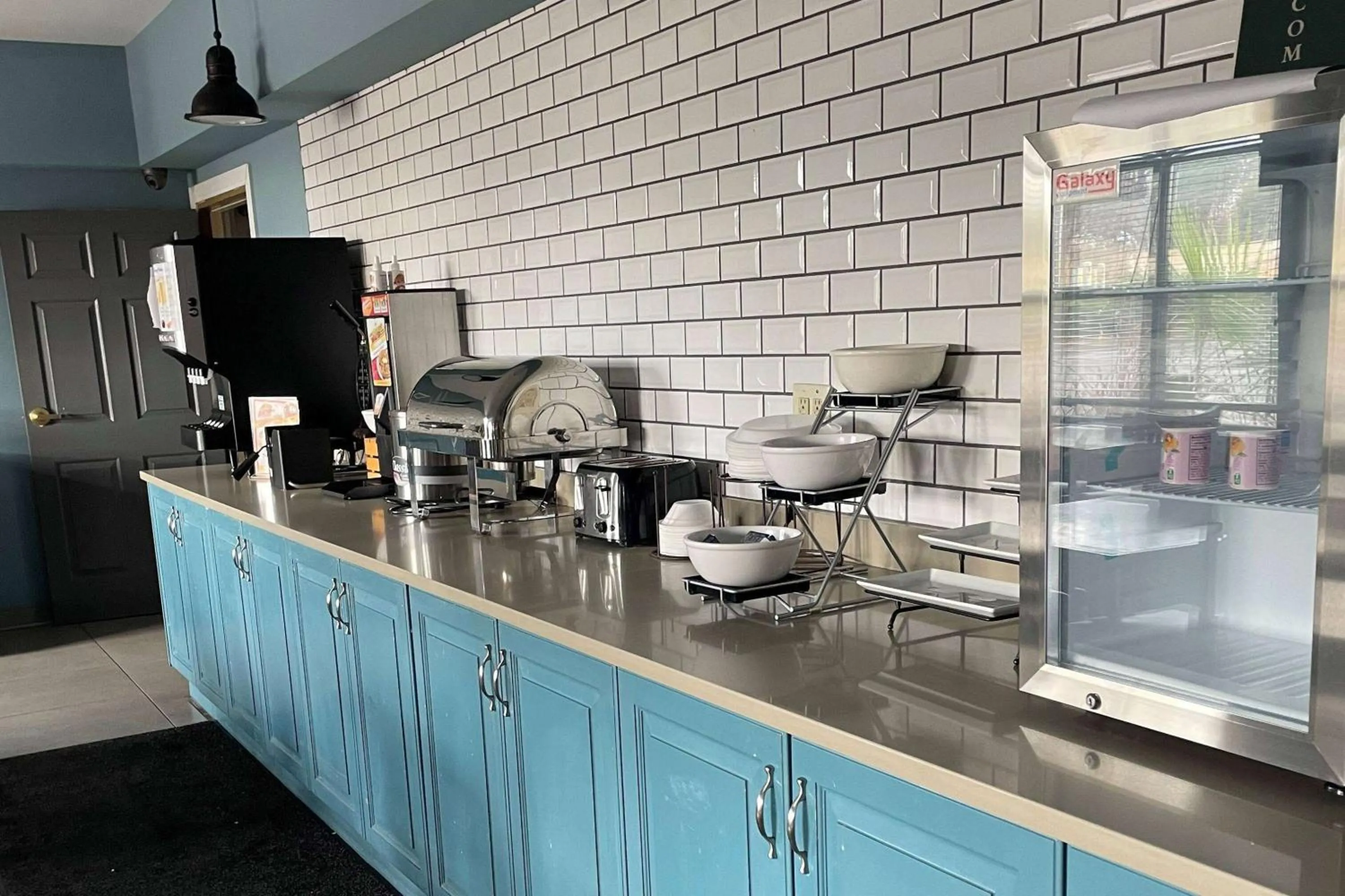 Restaurant/places to eat, Kitchen/Kitchenette in Baymont by Wyndham Sumter