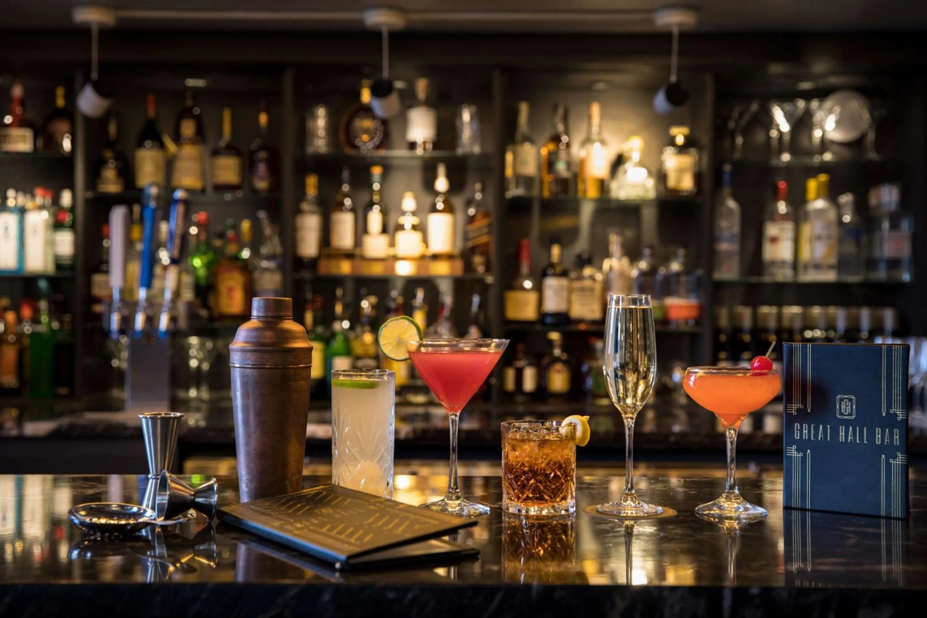 Lounge or bar in Hotel Saranac, Curio Collection By Hilton