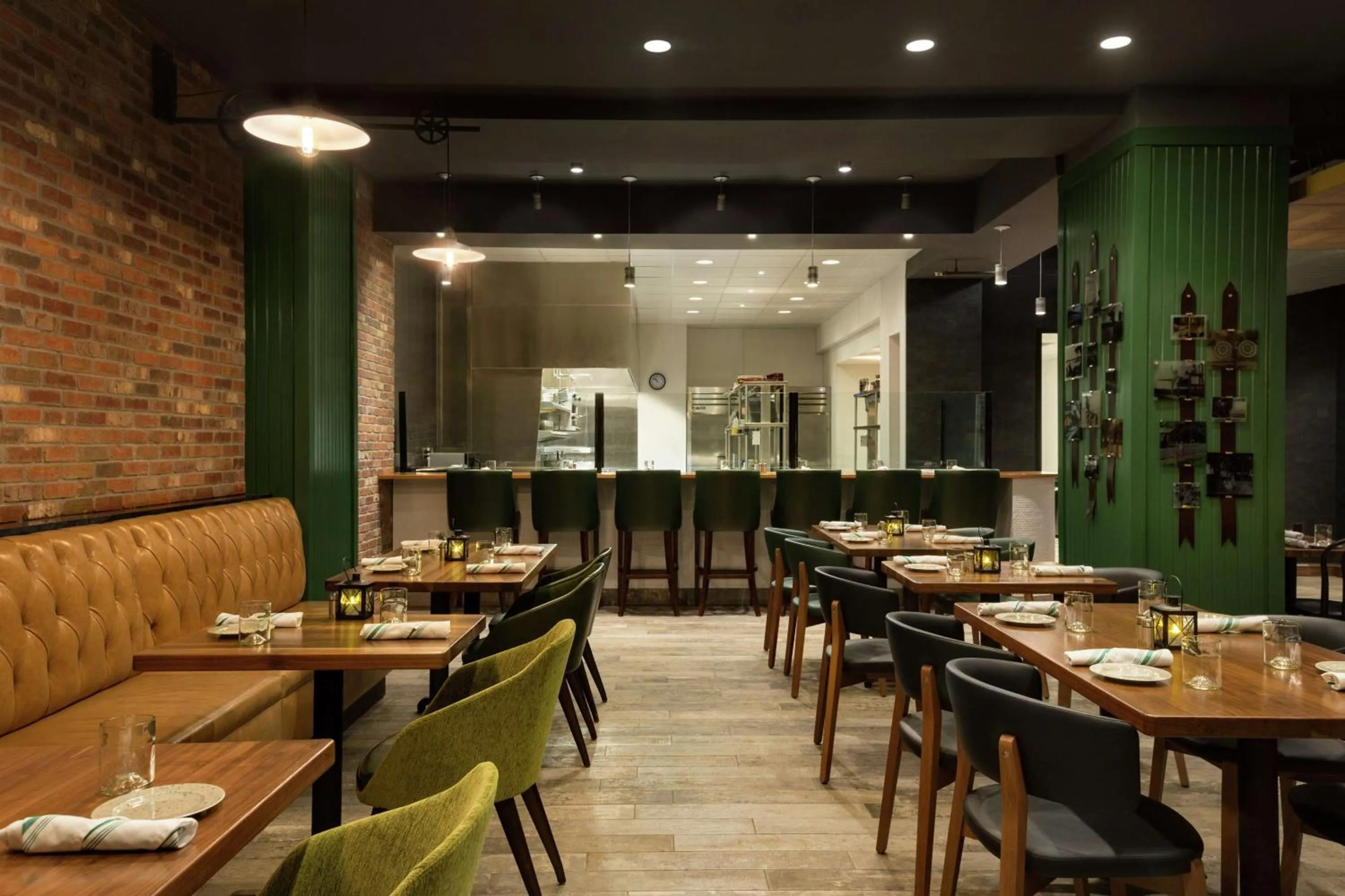 Restaurant/places to eat in Hotel Saranac, Curio Collection By Hilton