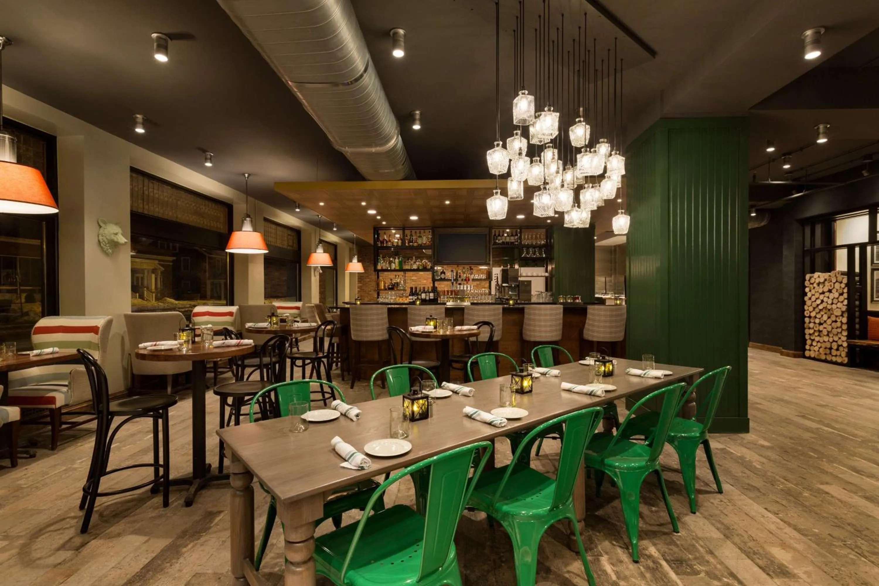 Restaurant/places to eat in Hotel Saranac, Curio Collection By Hilton