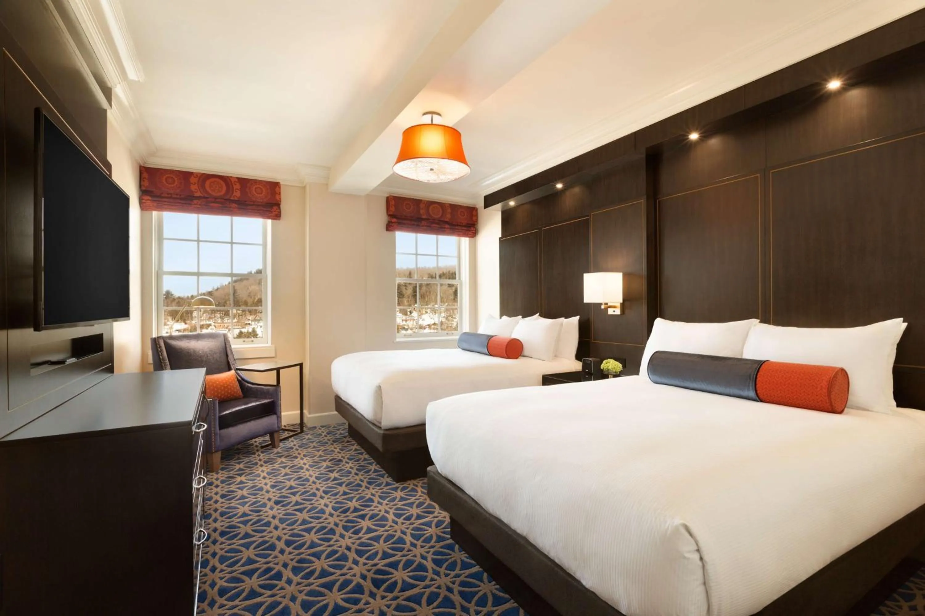 Bedroom, Bed in Hotel Saranac, Curio Collection By Hilton