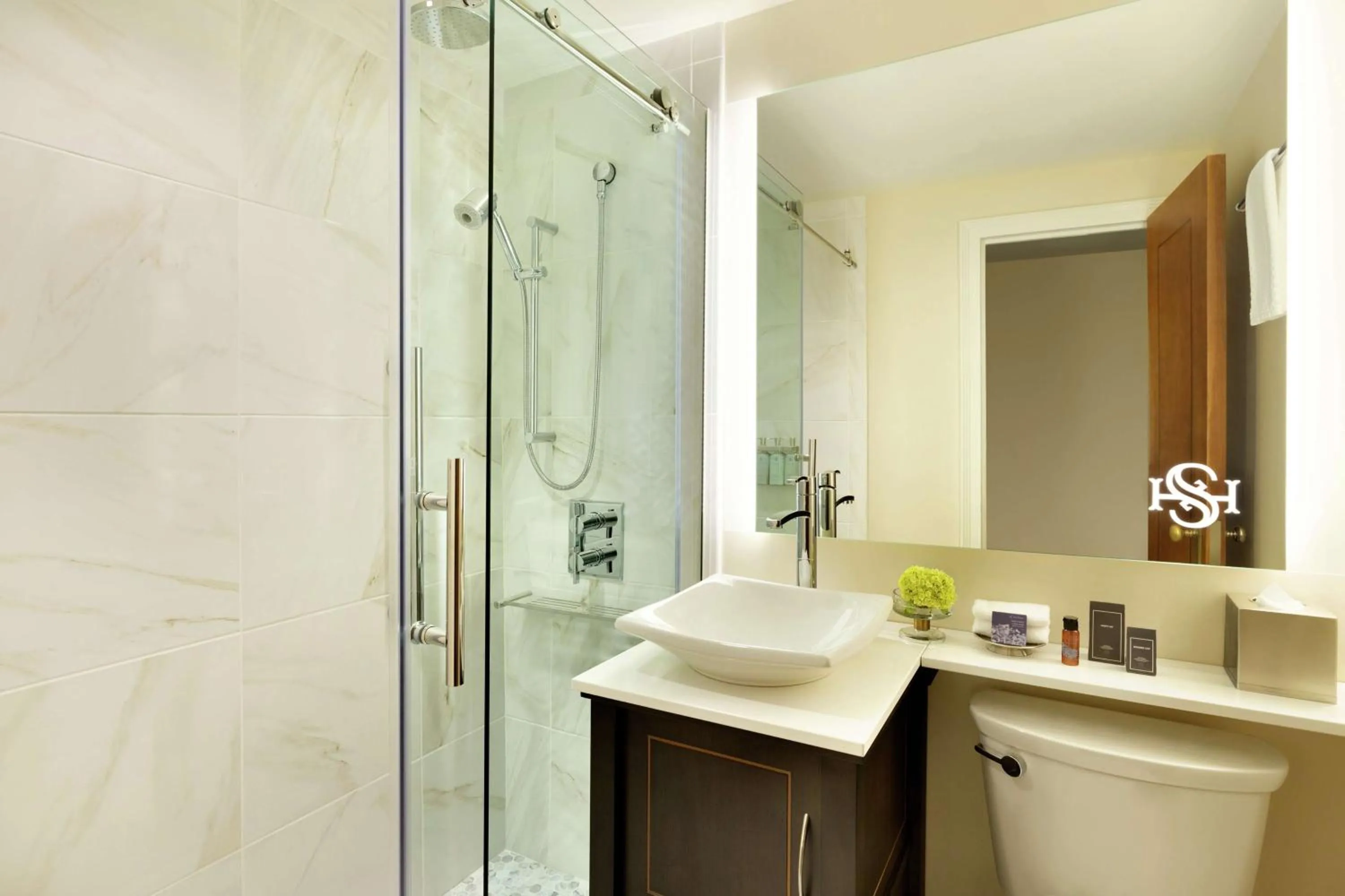 Bathroom in Hotel Saranac, Curio Collection By Hilton