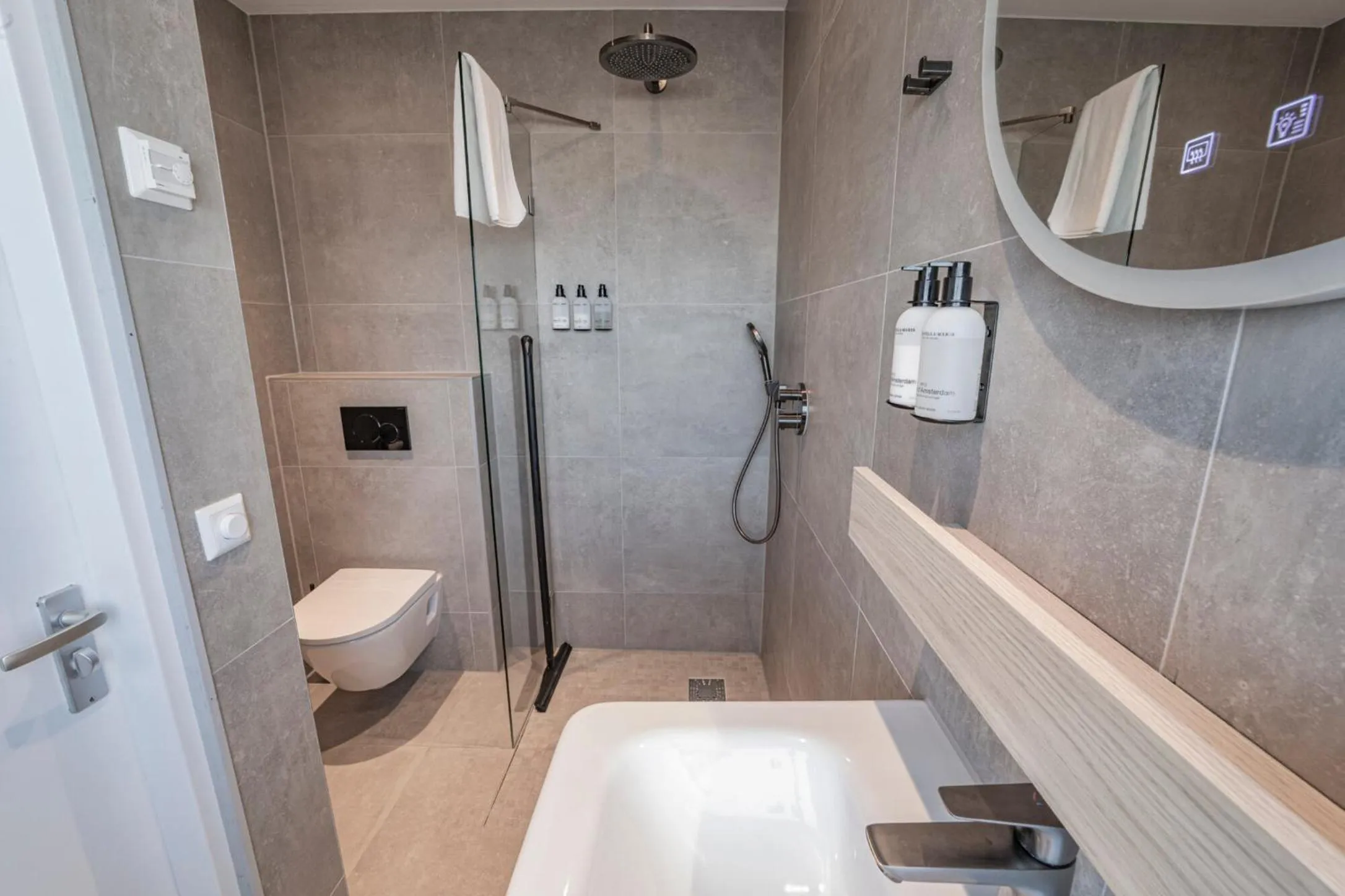 Shower in Strandstudio's Camperduin