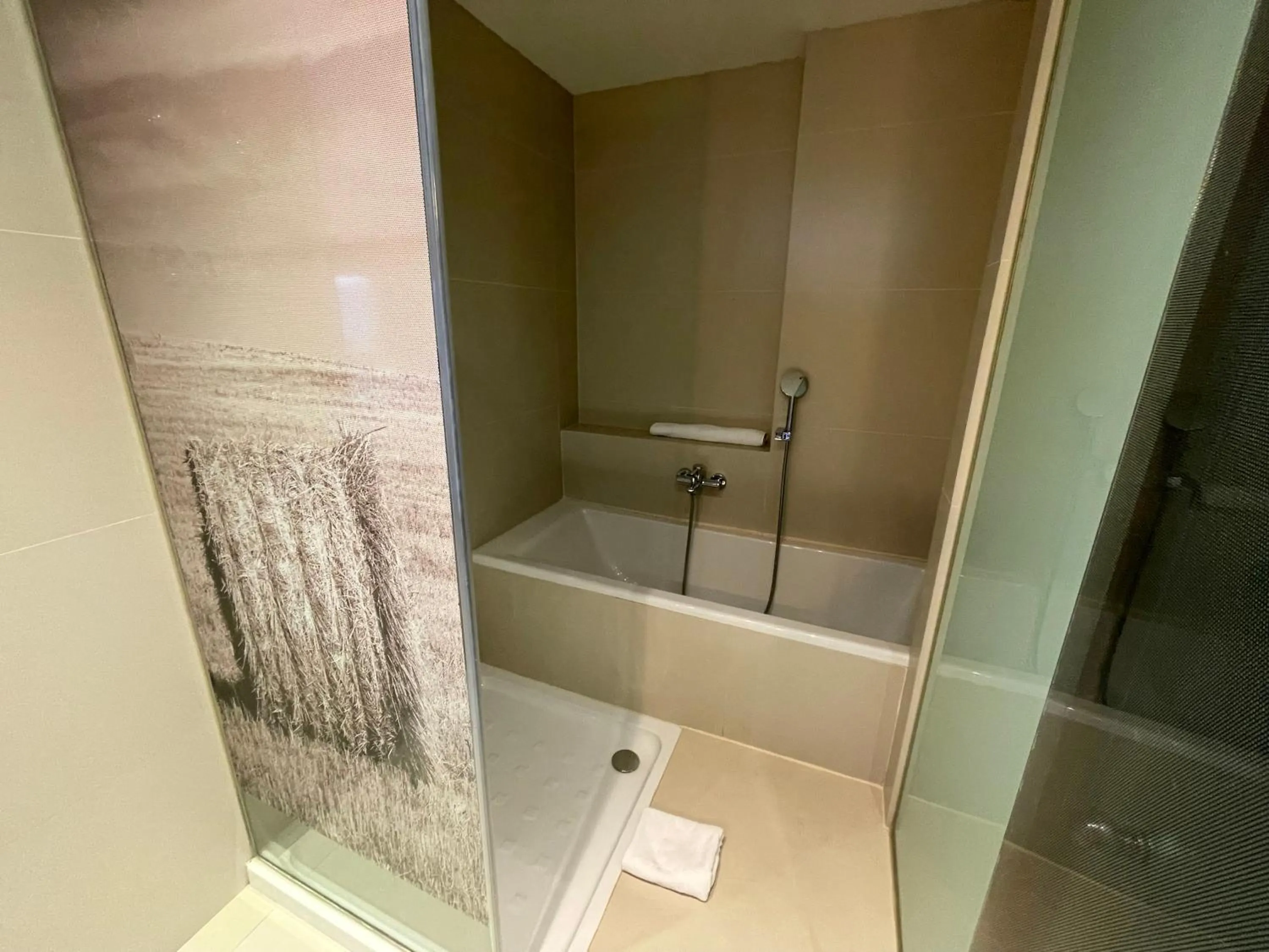 Shower in Palace Bonanza Playa Resort & SPA by Olivia Hotels Collection