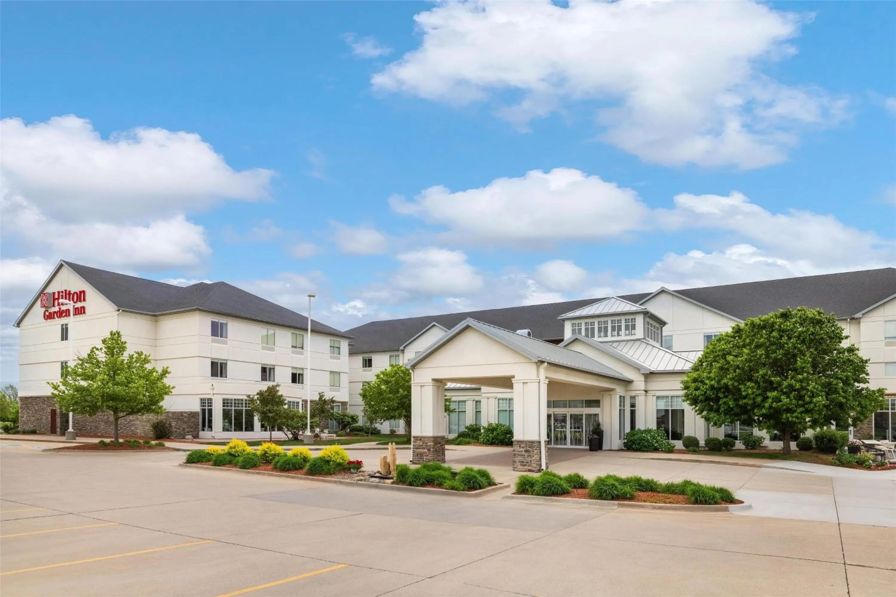 Property building in Hilton Garden Inn Ames