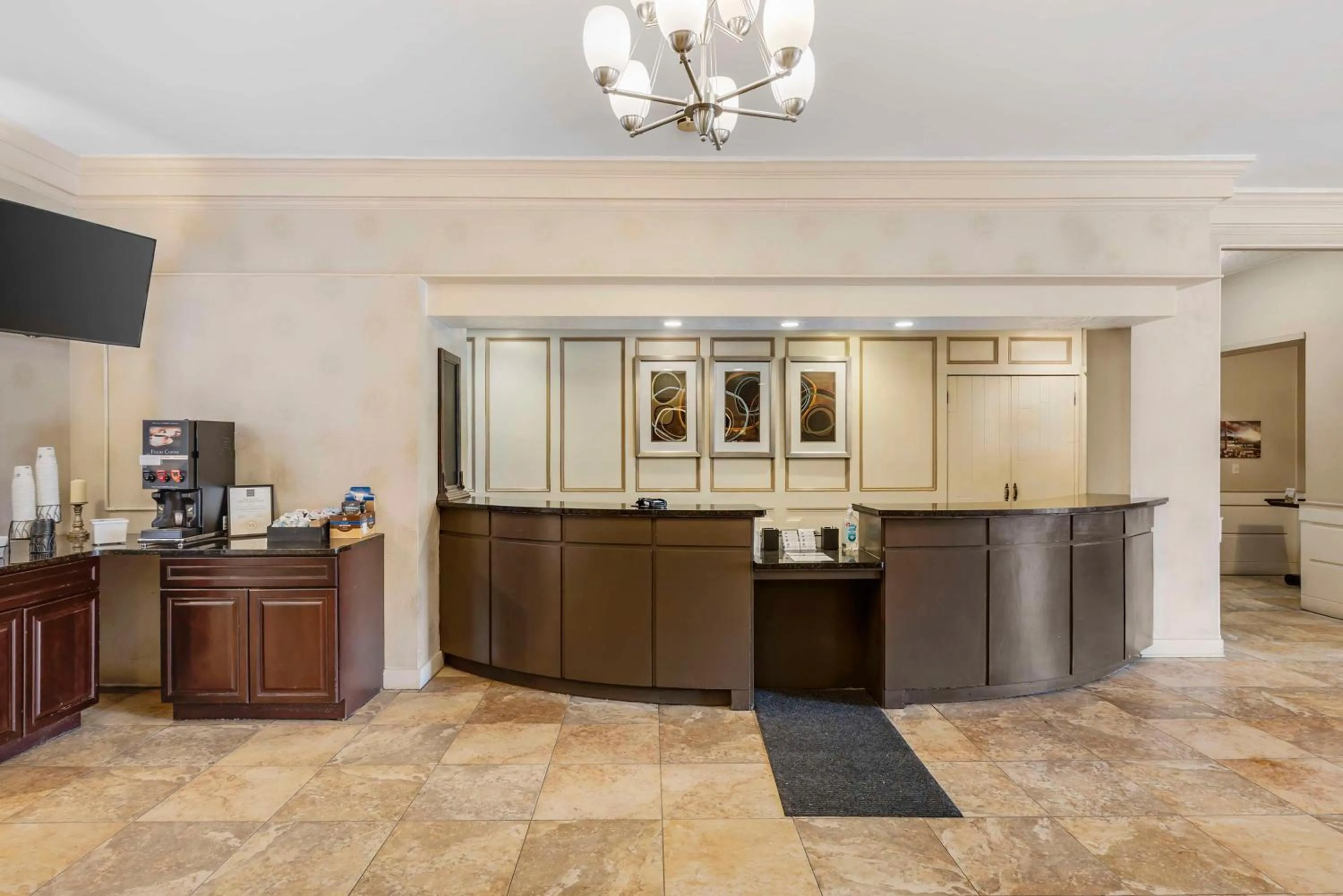 Lobby or reception in Best Western Watertown/Fort Drum