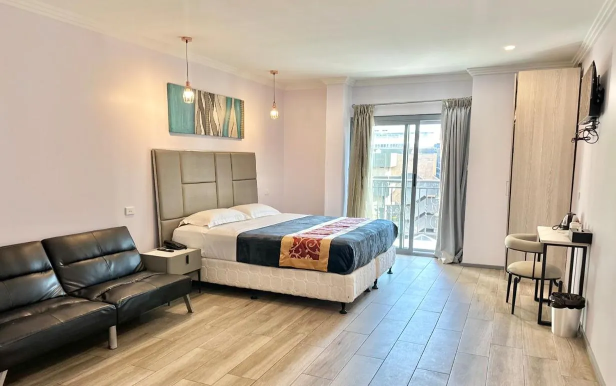 Bed in Sydney RiseOn Hotel