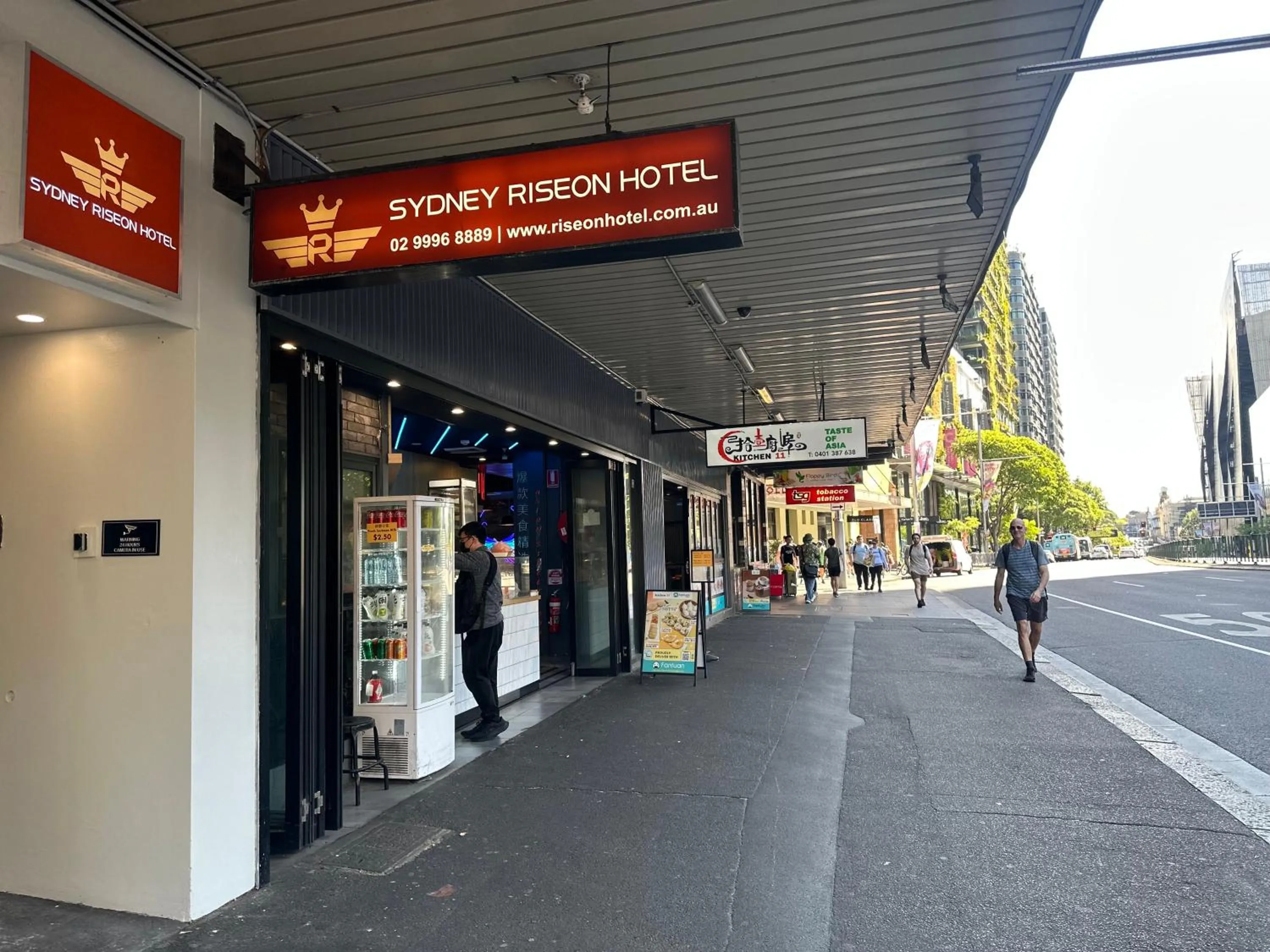 Sydney RiseOn Hotel