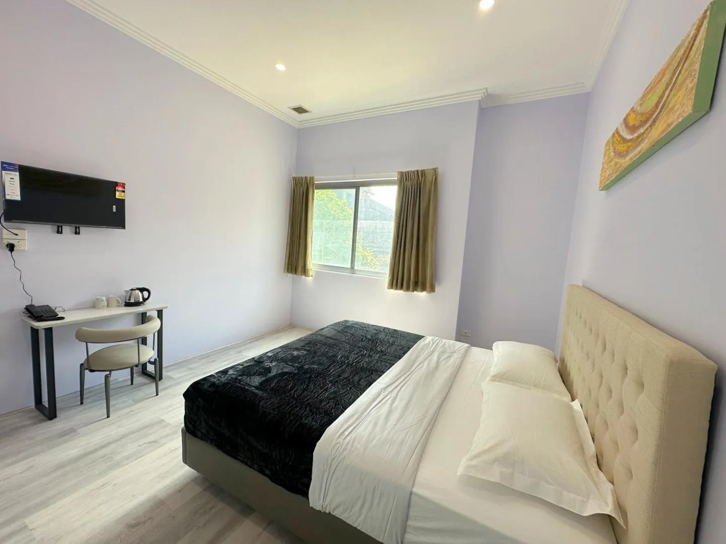 Bed in Sydney RiseOn Hotel