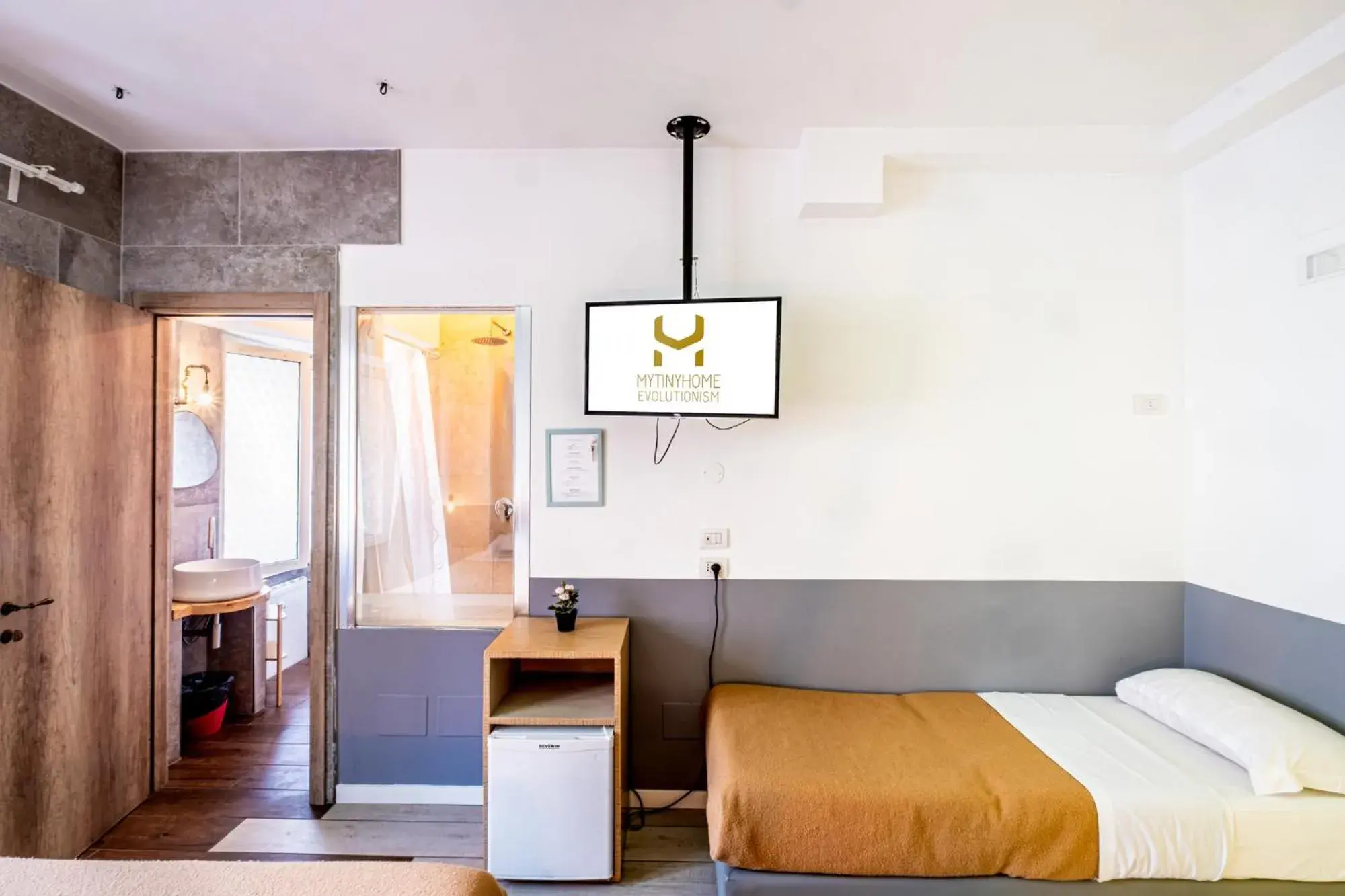 Luxury Triple Room in My Tiny Home Luxury Triple Room in My Tiny Home