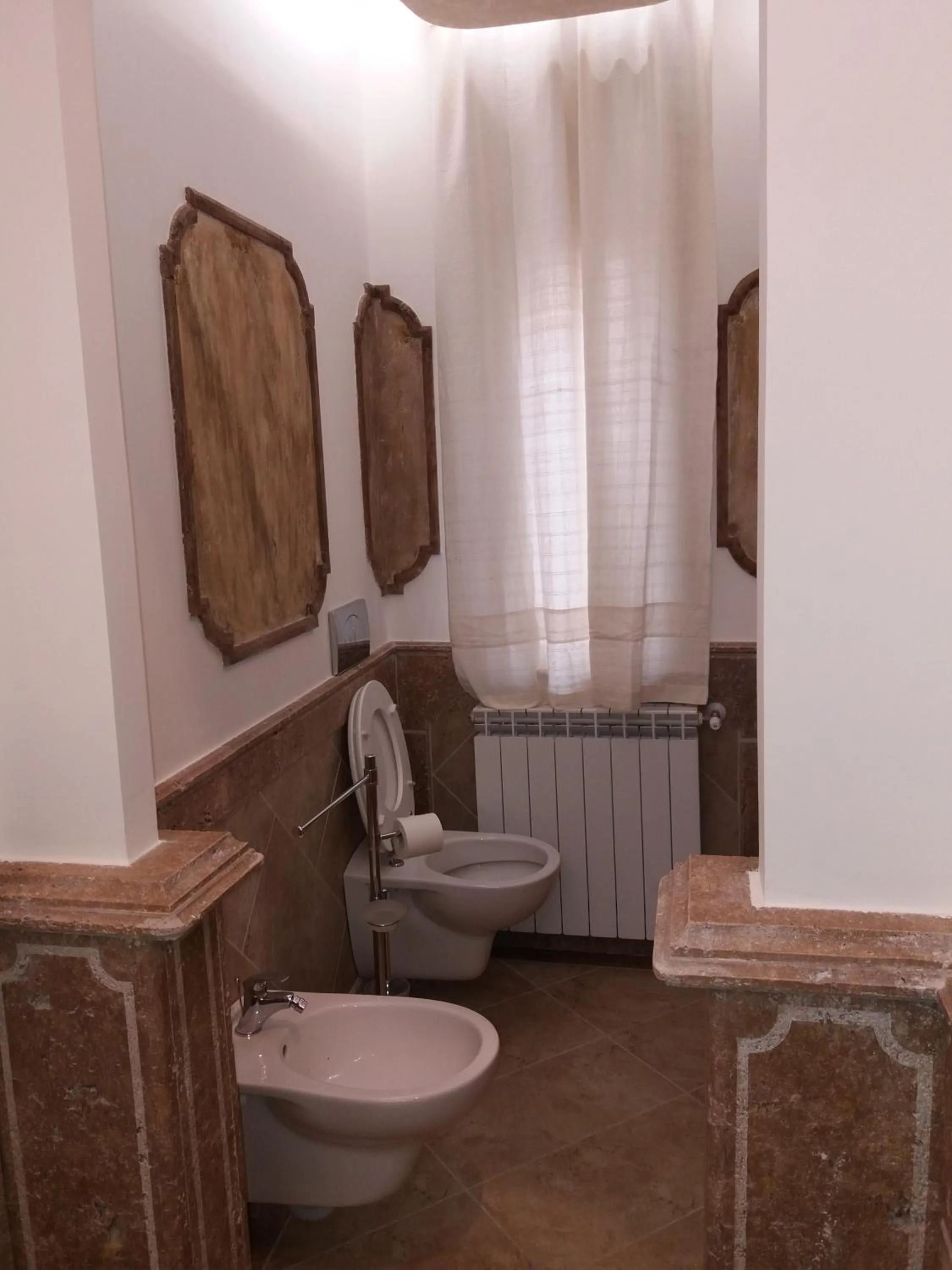 Toilet in Lussuoso B&B