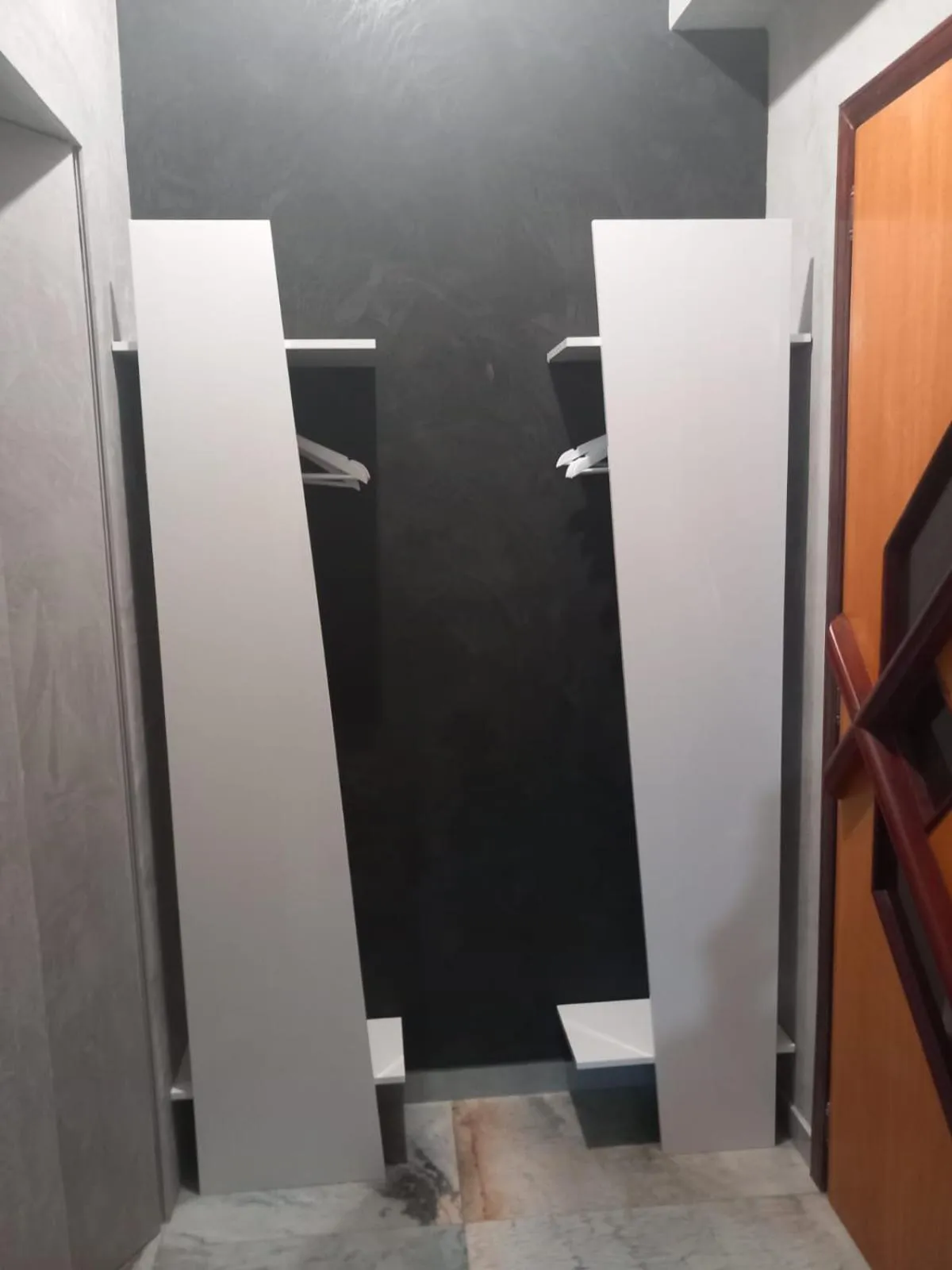 wardrobe in Lussuoso B&B