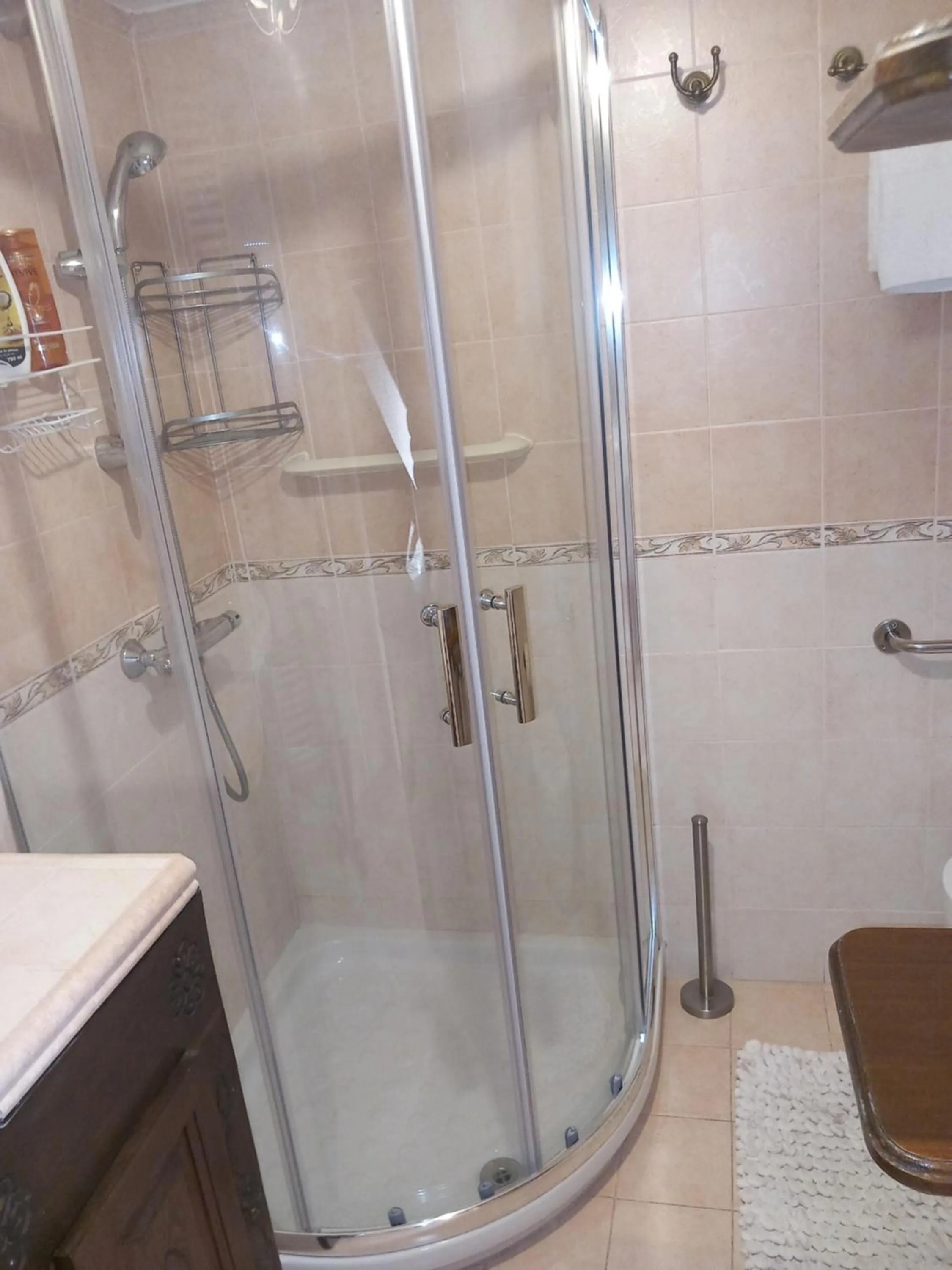 Shower in Lussuoso B&B