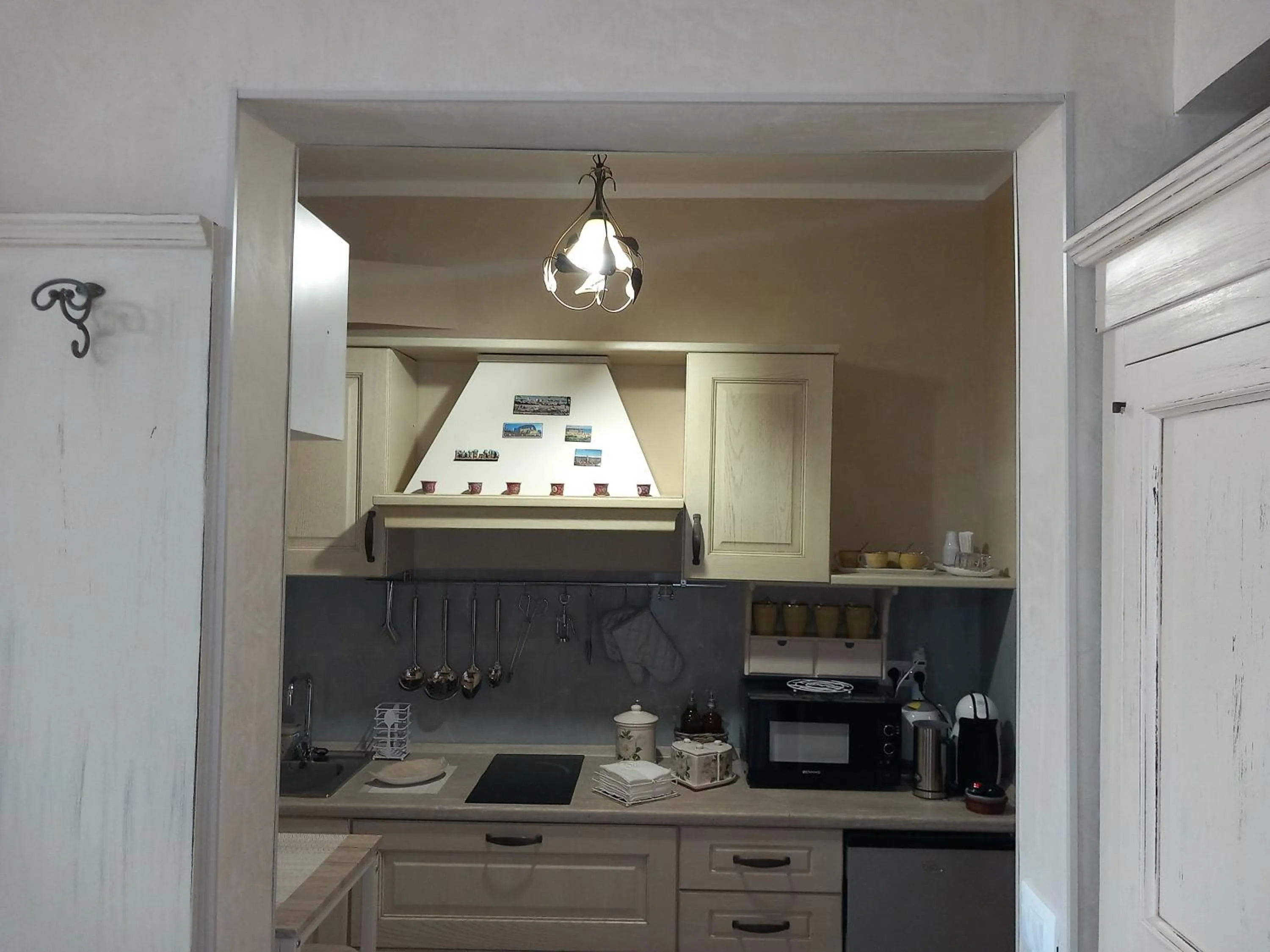 Kitchen or kitchenette in Lussuoso B&B