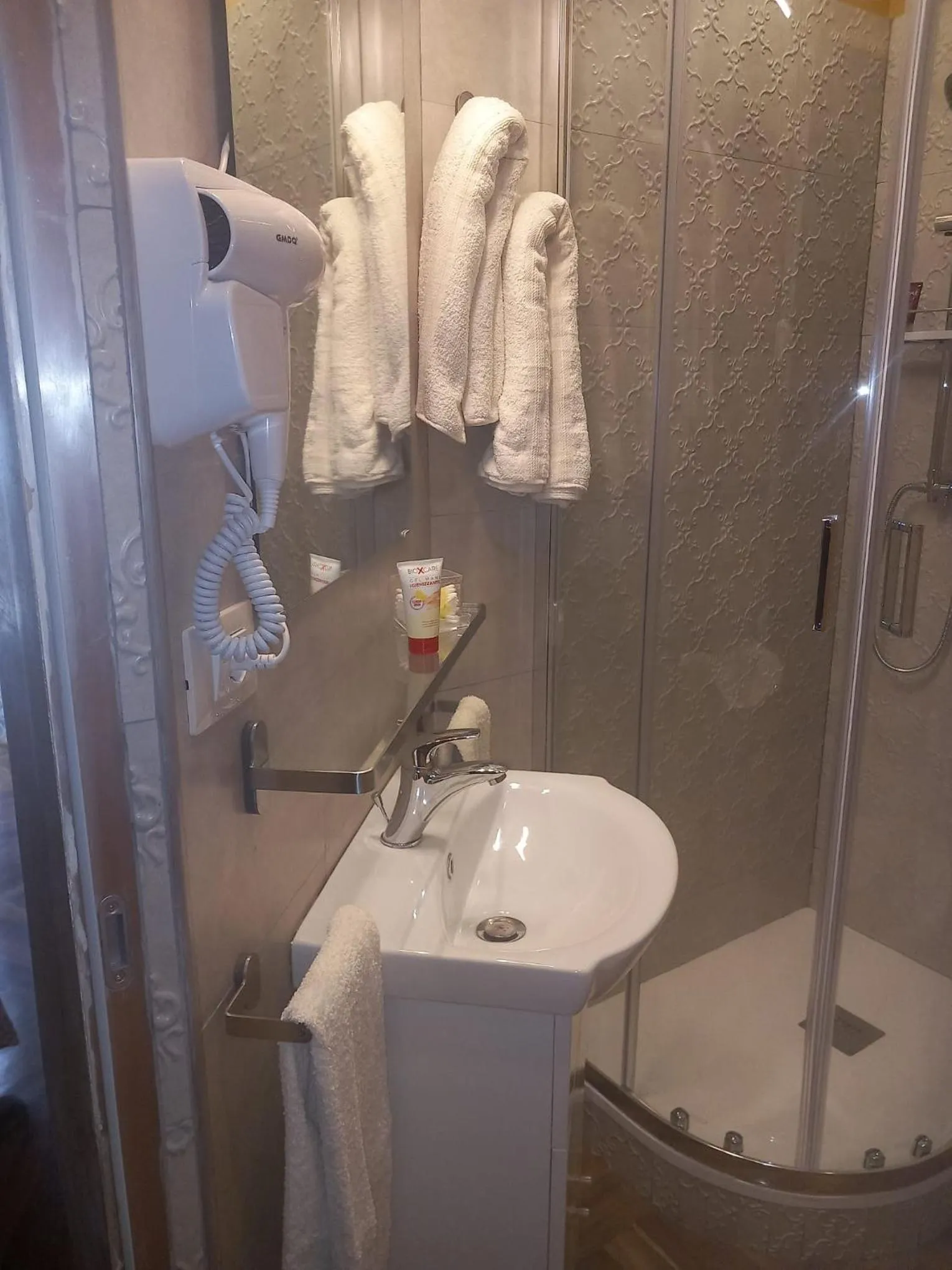 Bathroom in Lussuoso B&B