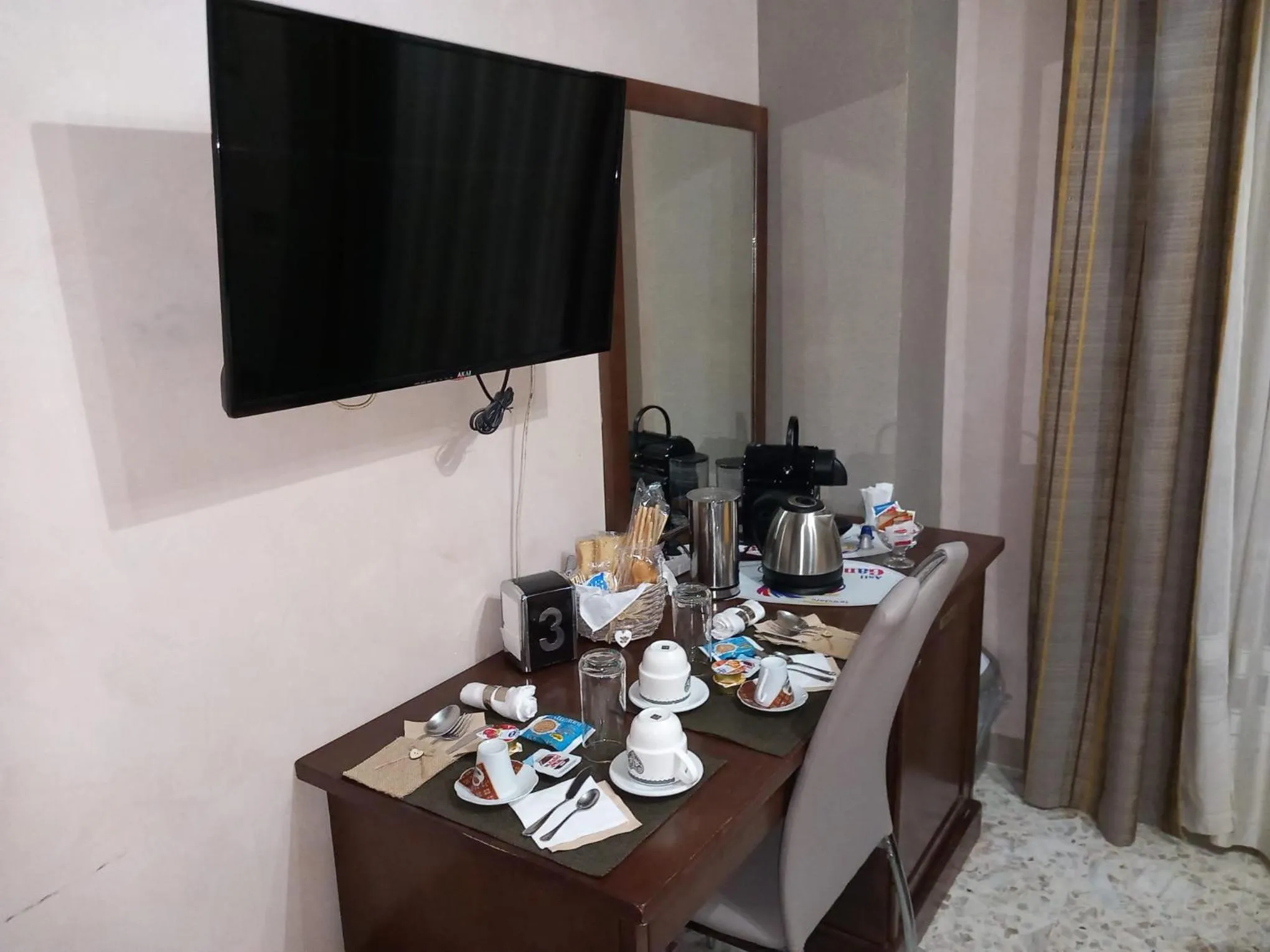 Breakfast in Lussuoso B&B