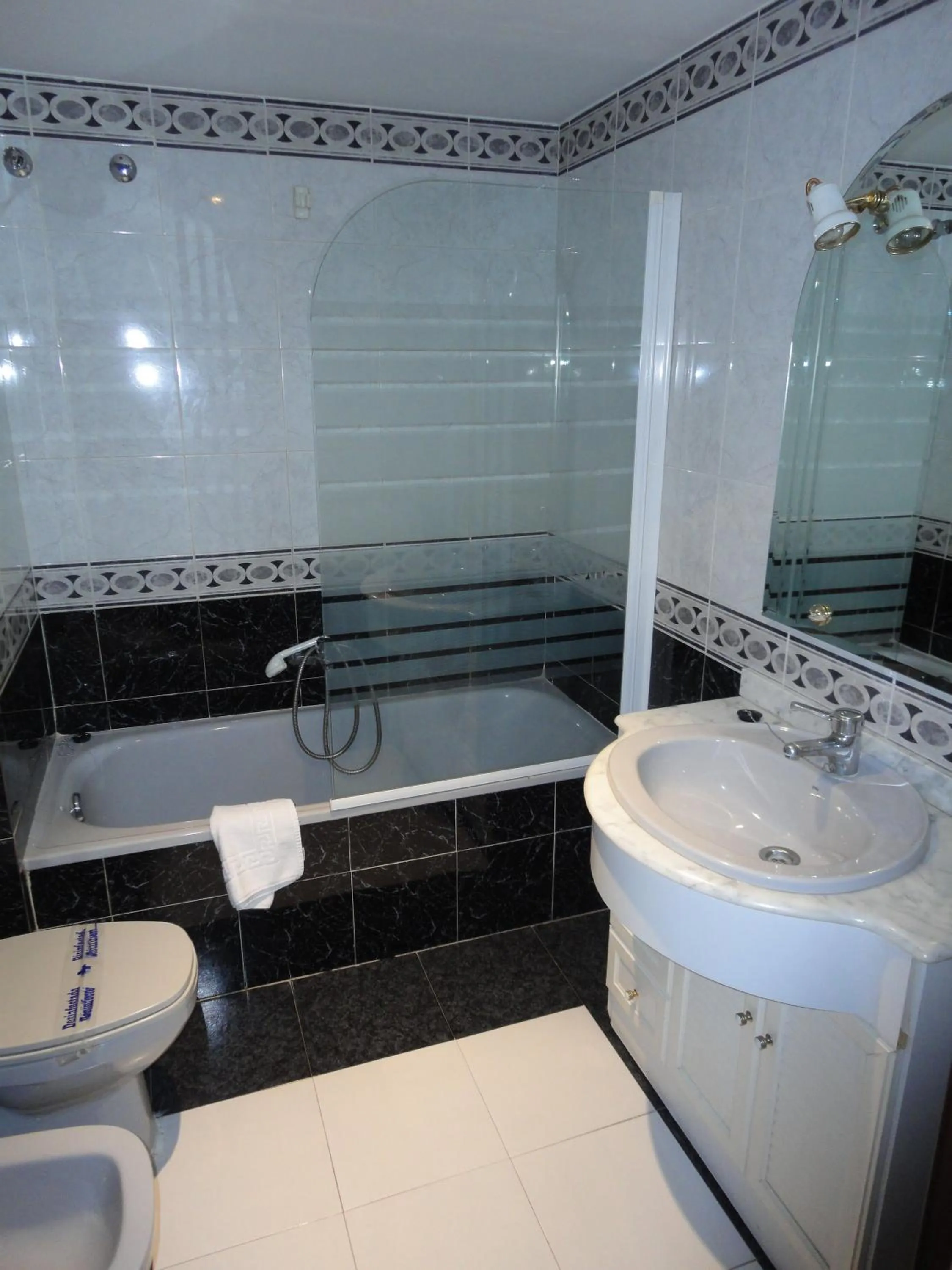 Bathroom in Hotel Nevasur