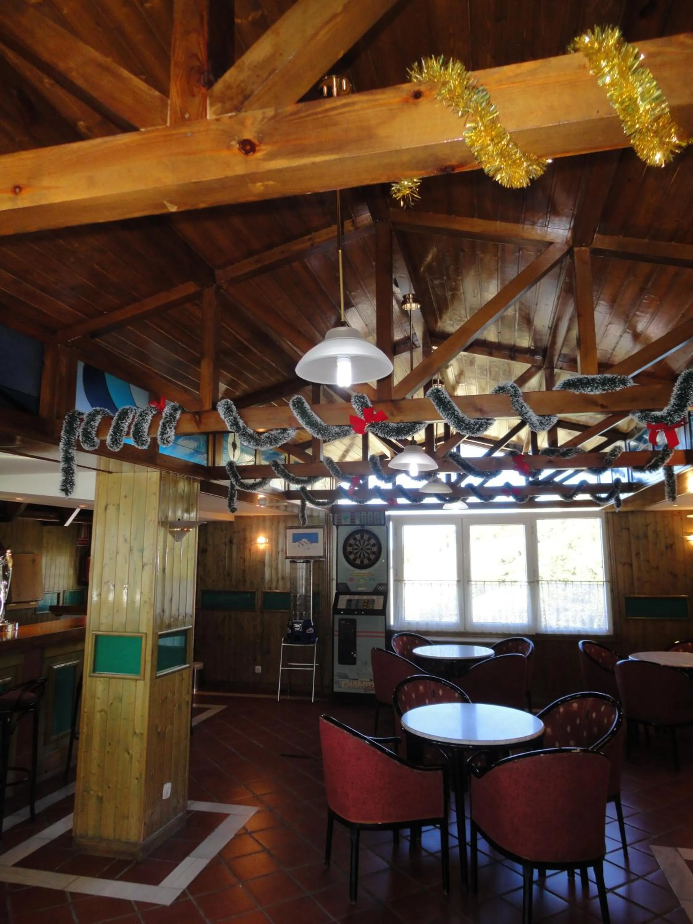 Restaurant/places to eat in Hotel Nevasur