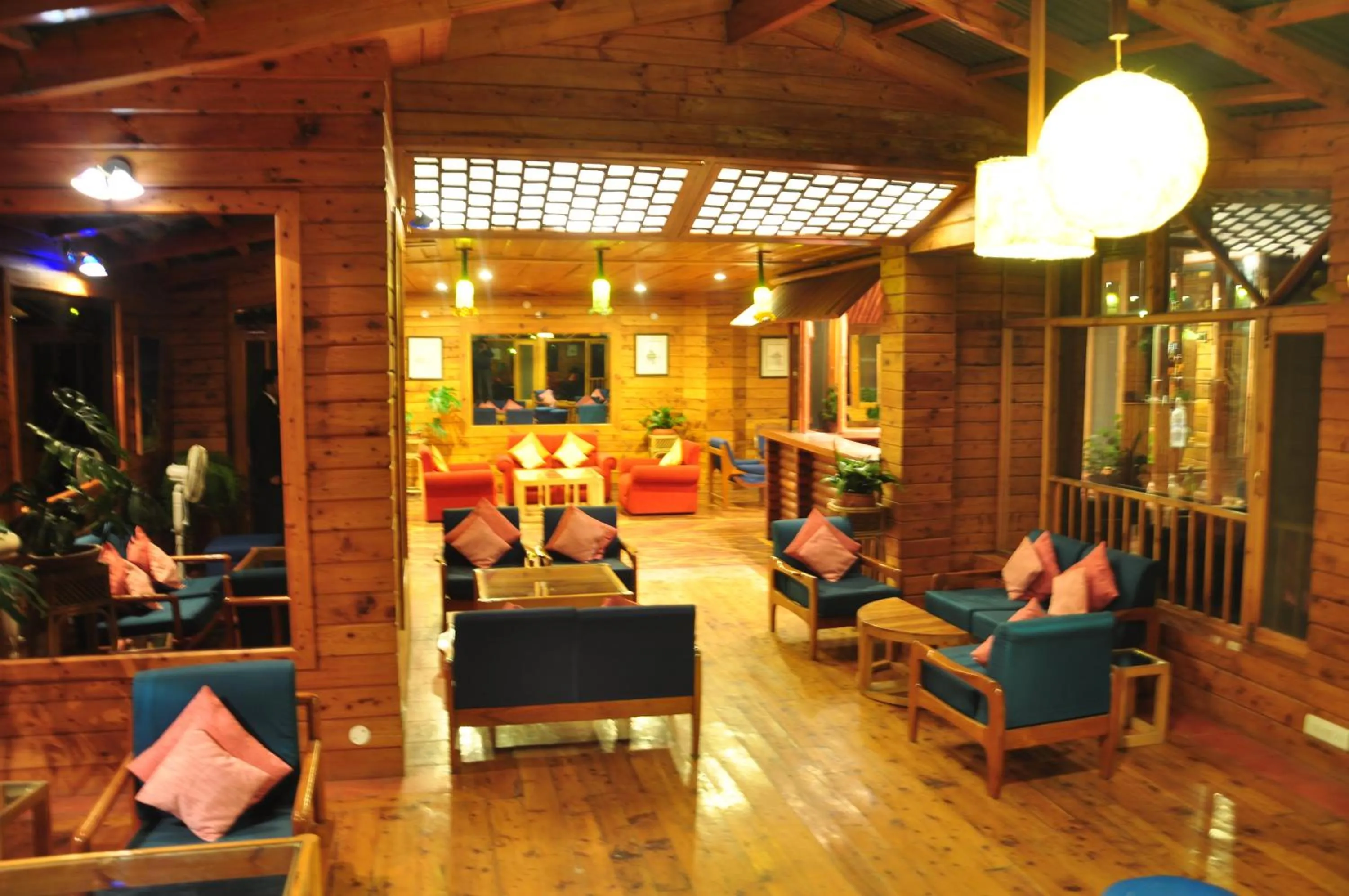 Living room in The Chalets Naldehra