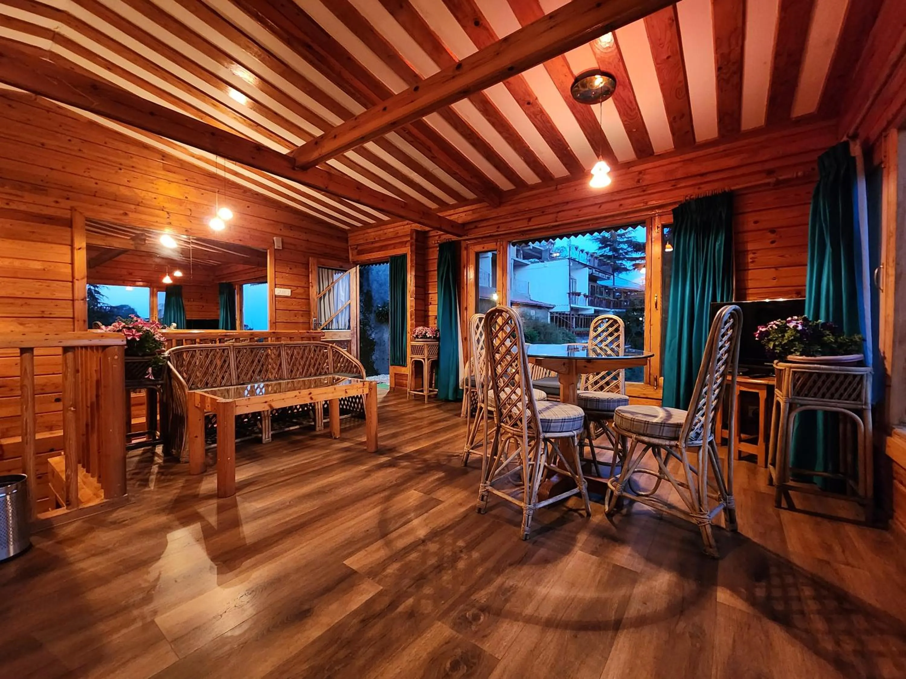 Living room in The Chalets Naldehra