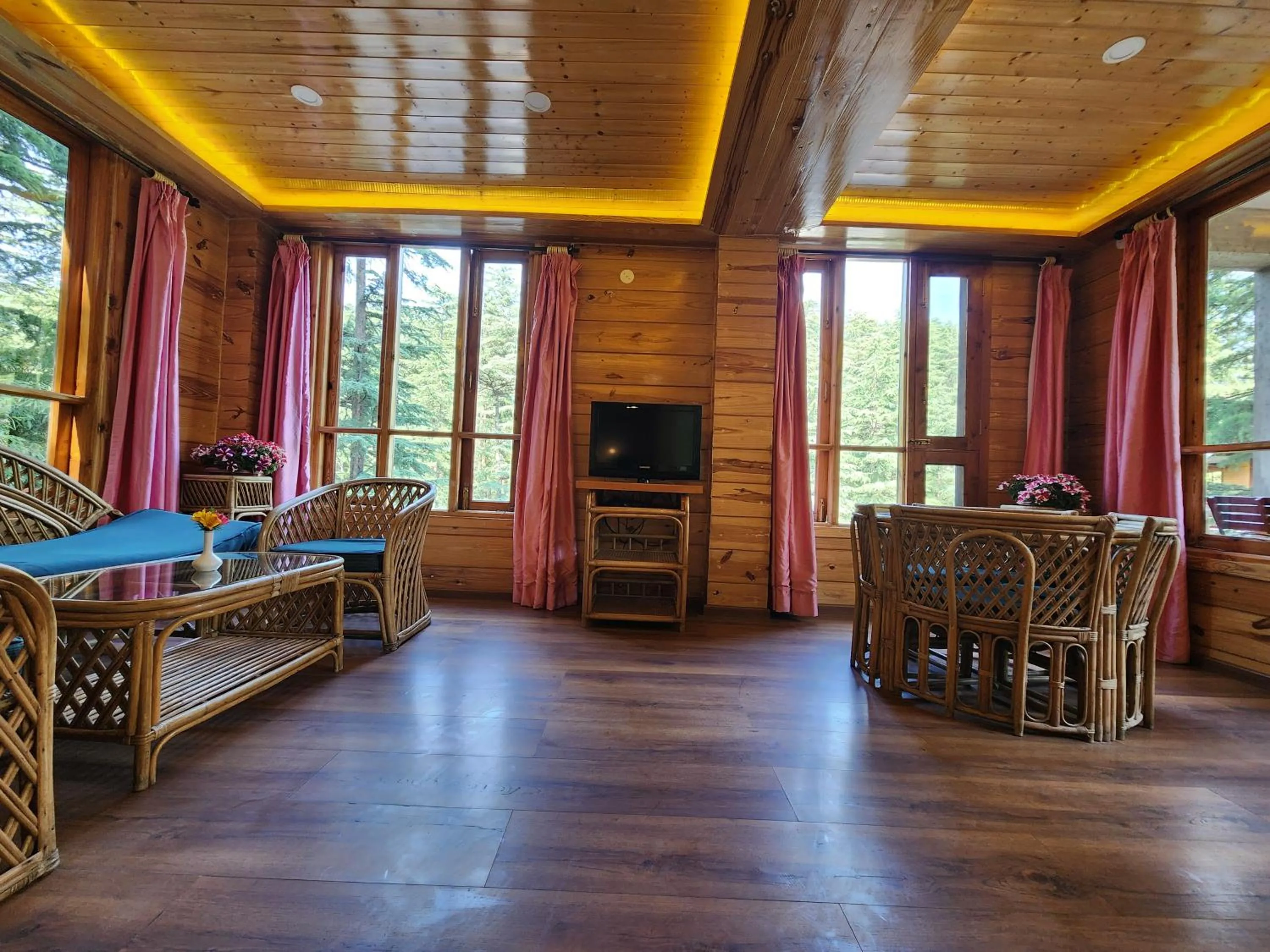 Seating area in The Chalets Naldehra